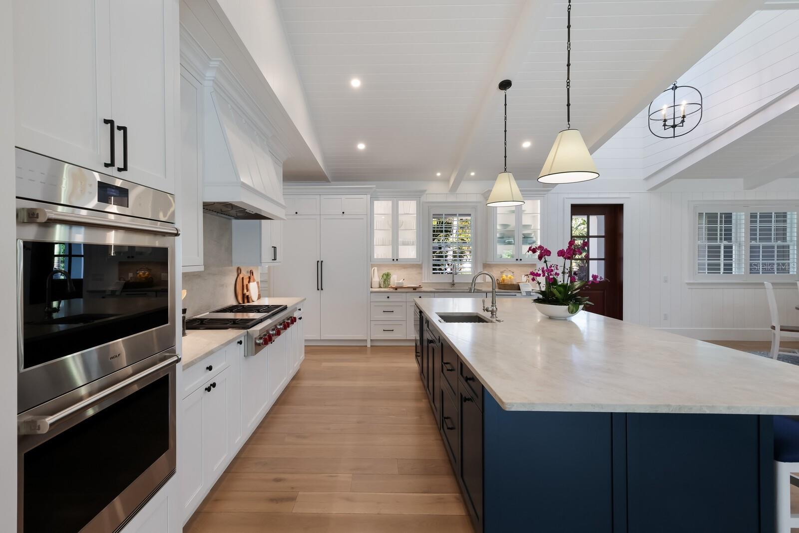 GOLDEN BEACH - Residential