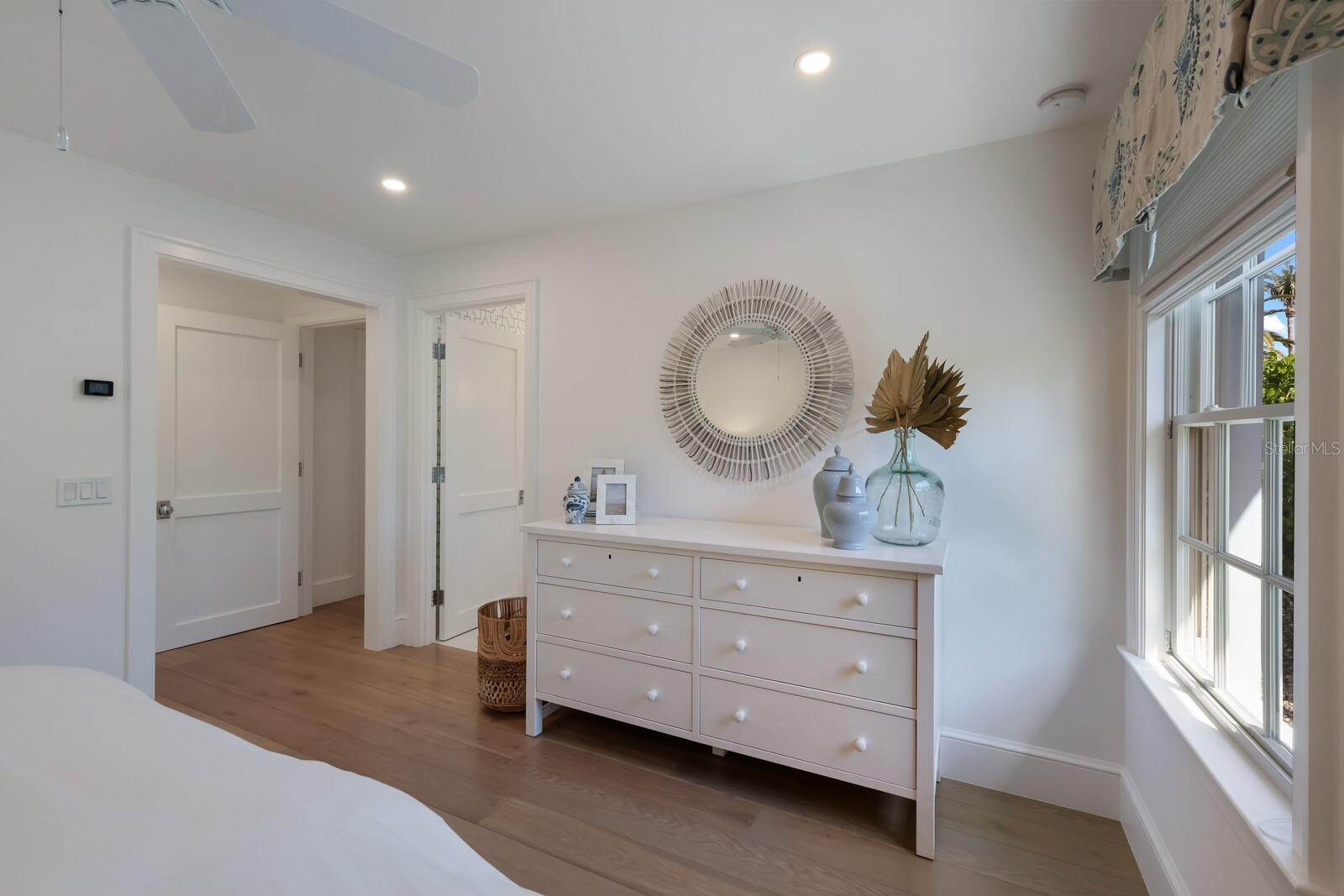 GOLDEN BEACH - Residential