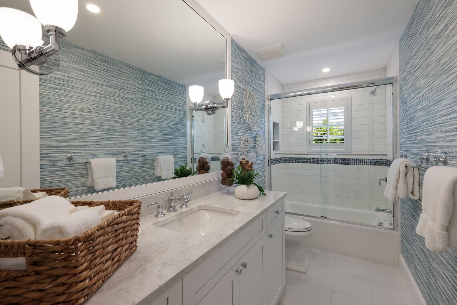 GOLDEN BEACH - Residential