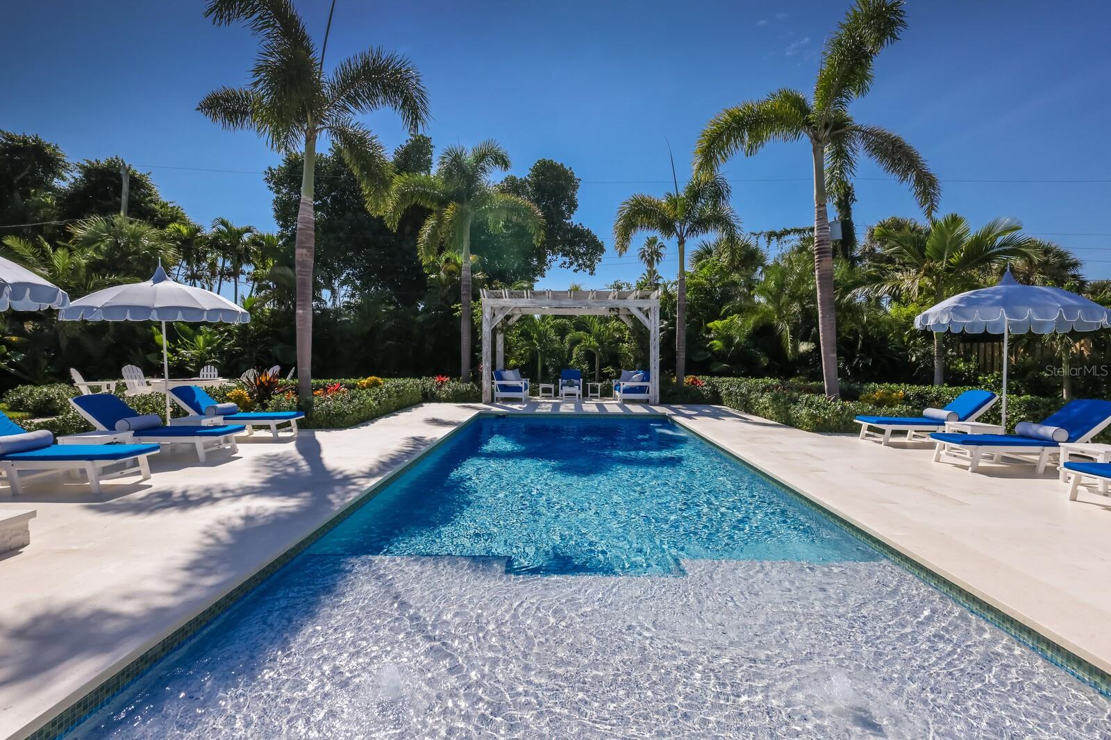 GOLDEN BEACH - Residential