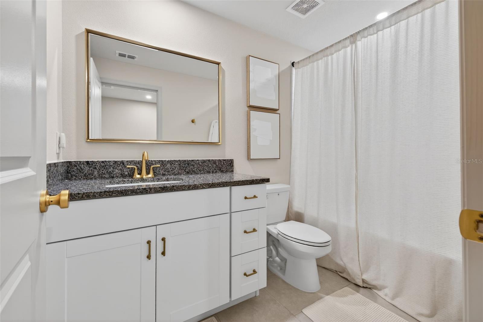 PALM RIVER TWNHMS PH 2 - Residential Lease