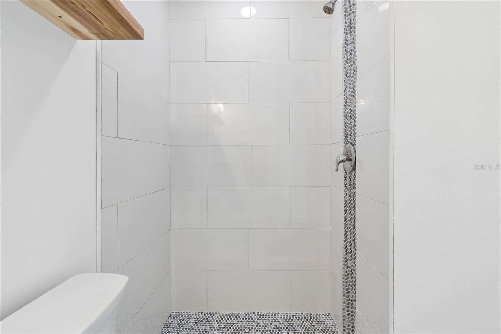 GARDENS FOREST LAKES - Residential