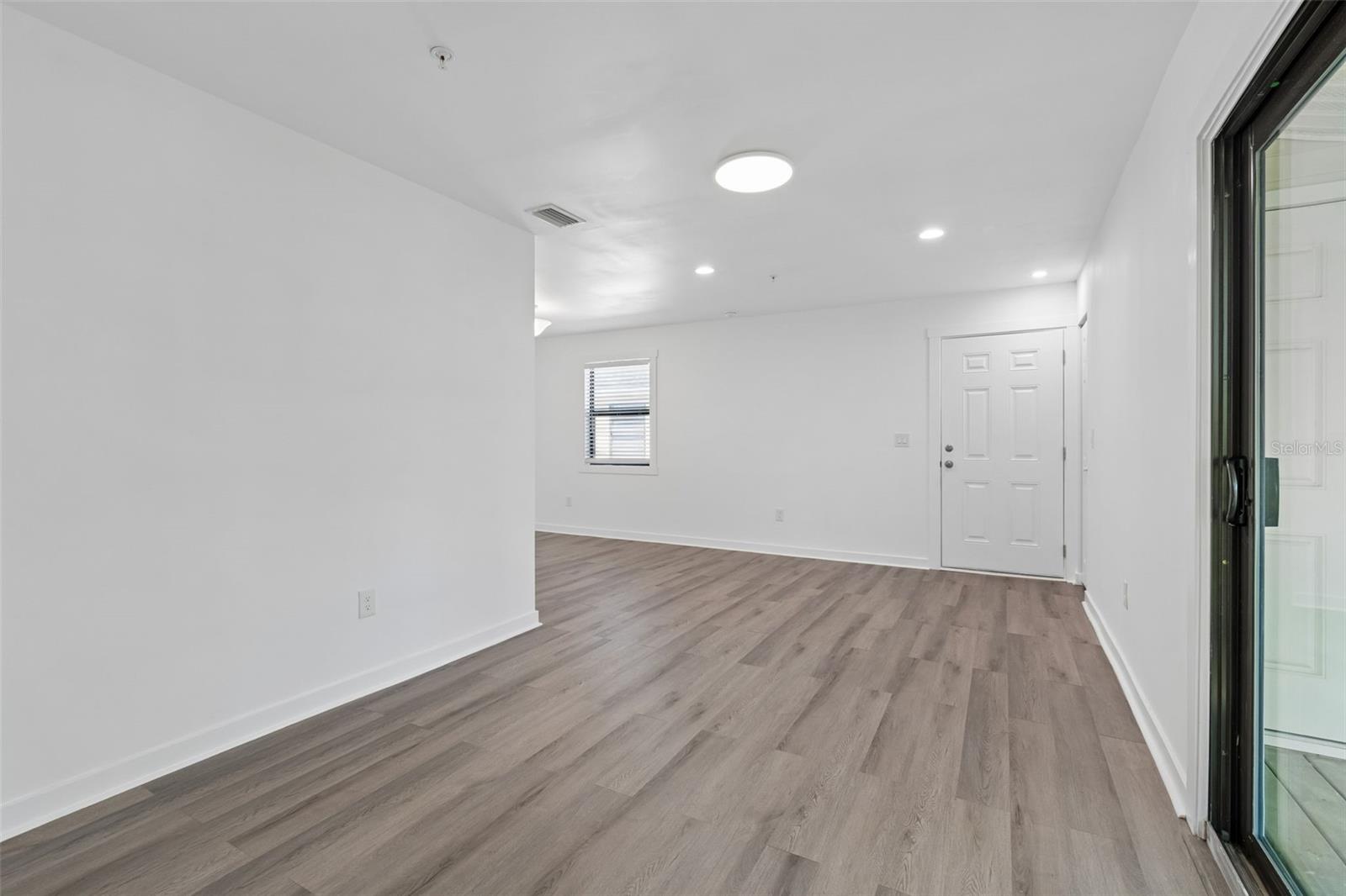 GARDENS FOREST LAKES - Residential