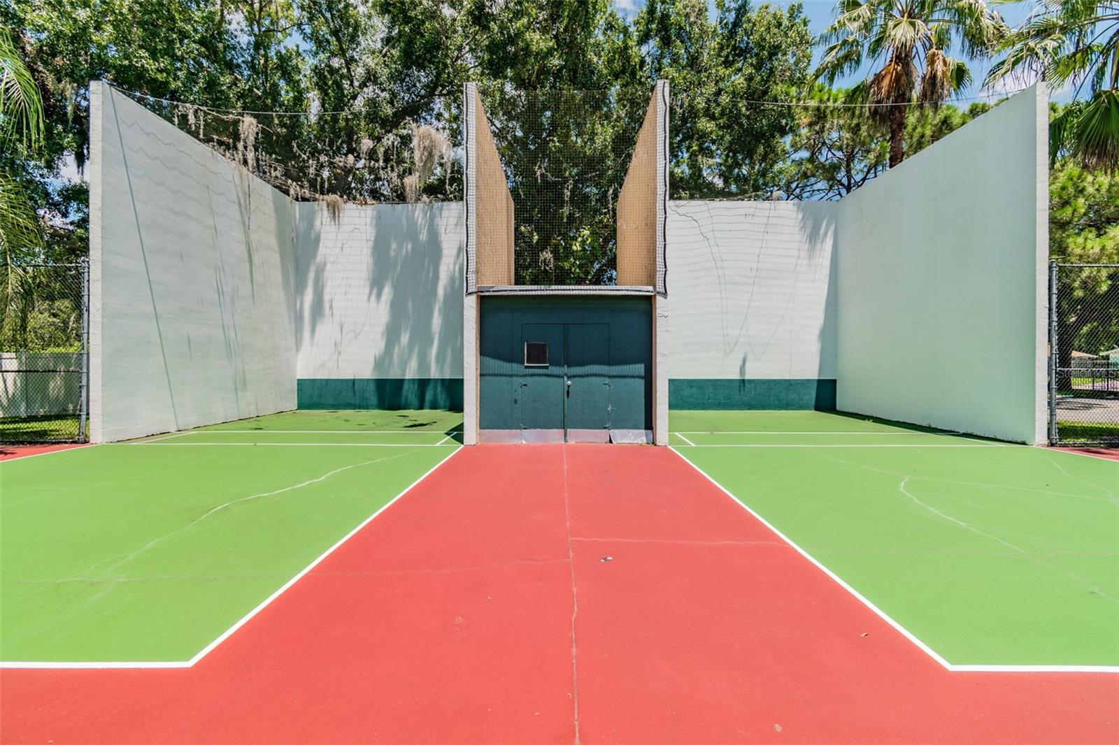 GARDENS FOREST LAKES - Residential