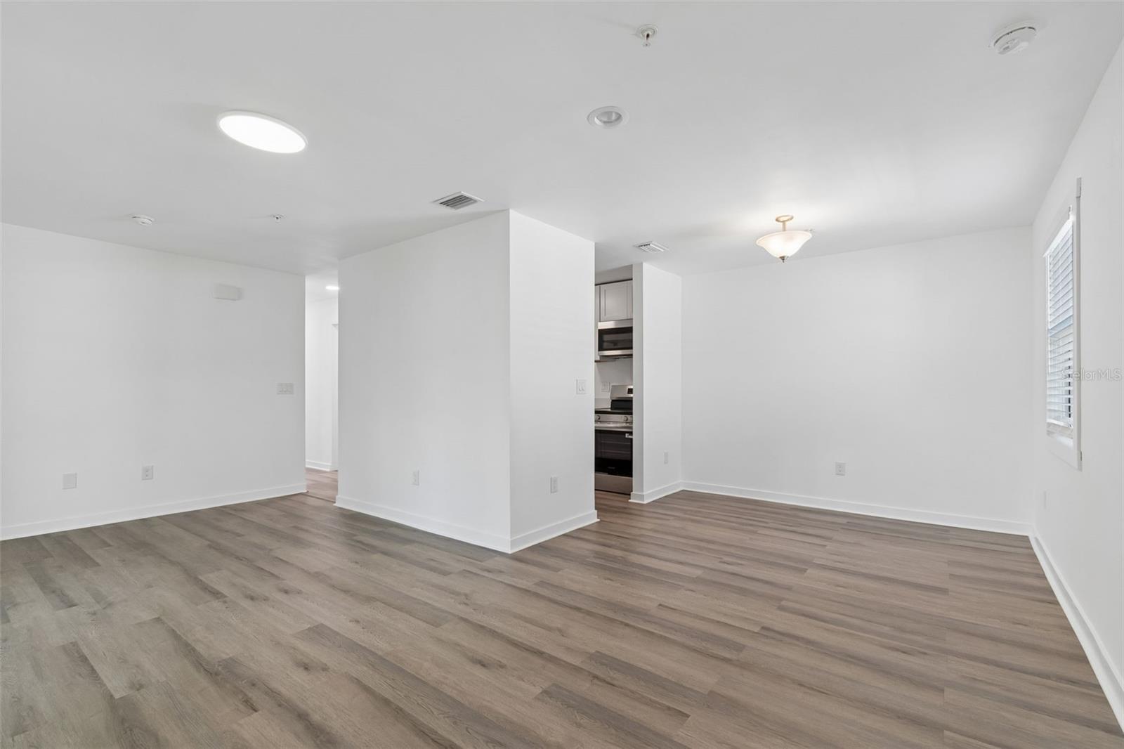 GARDENS FOREST LAKES - Residential