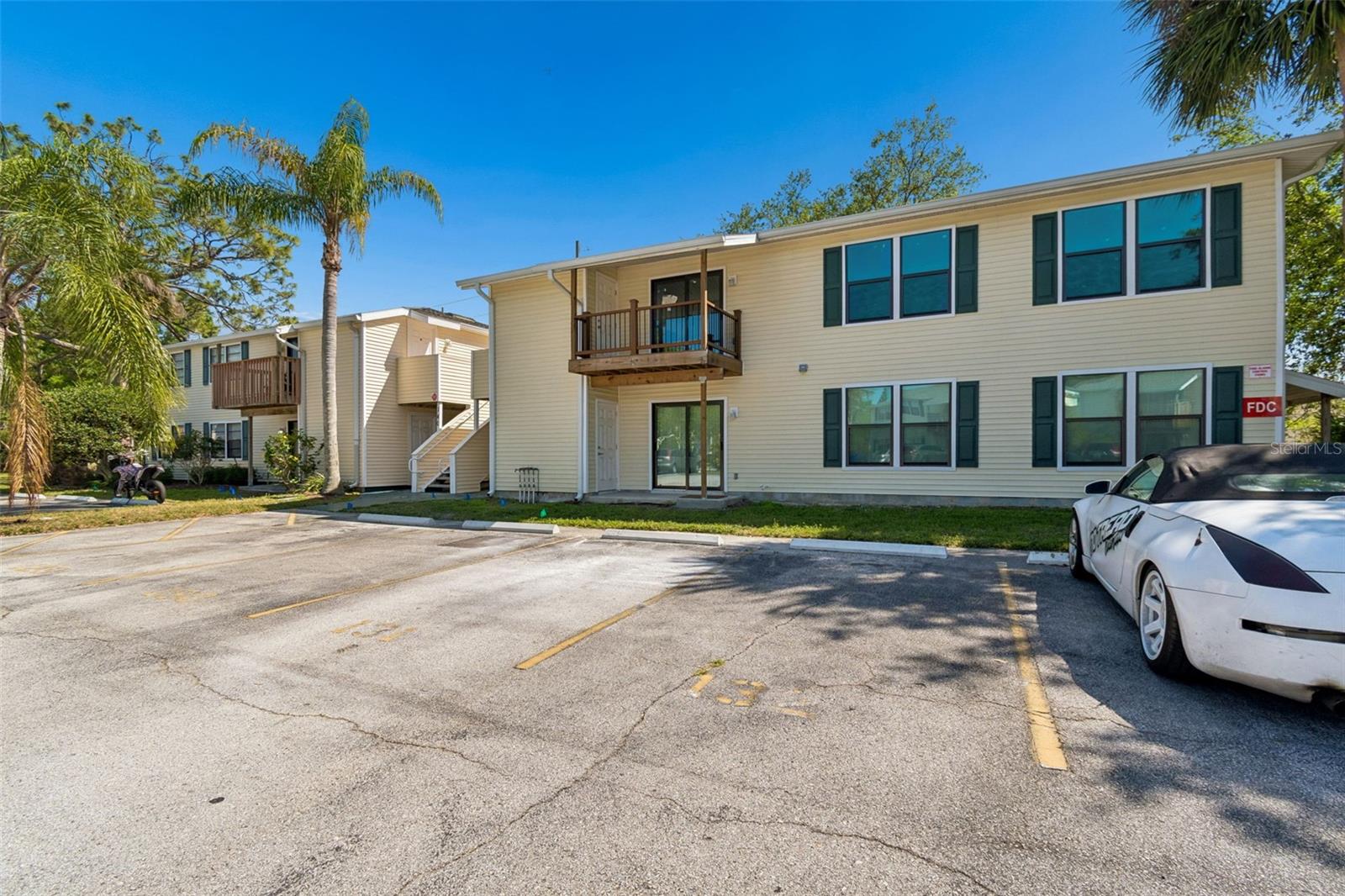 140 HUNTER LAKE DRIVE 8C