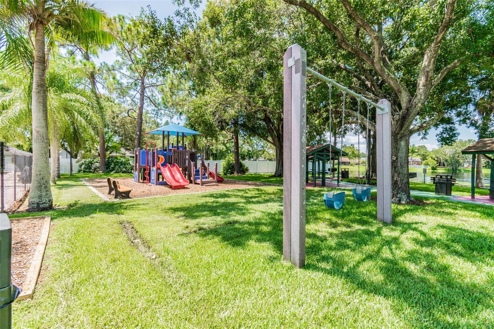 GARDENS FOREST LAKES - Residential