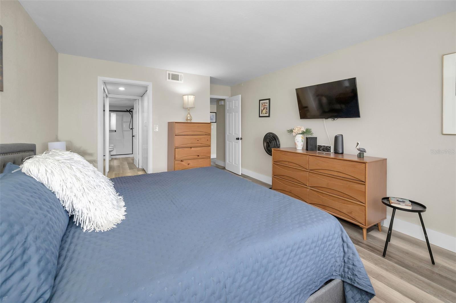 CHATEAU TOWER CONDO - Residential