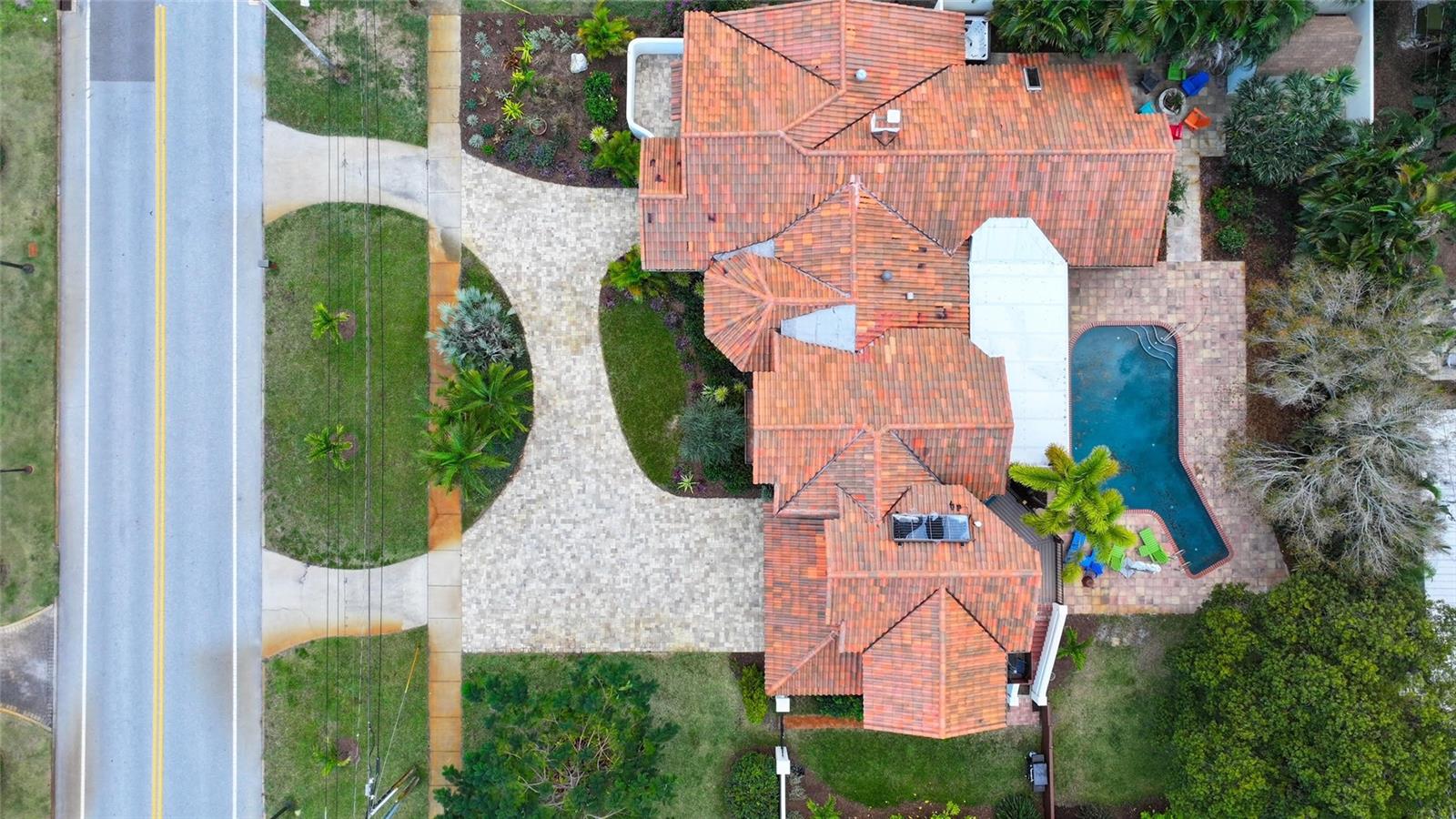 SAPPHIRE SHORES - Residential