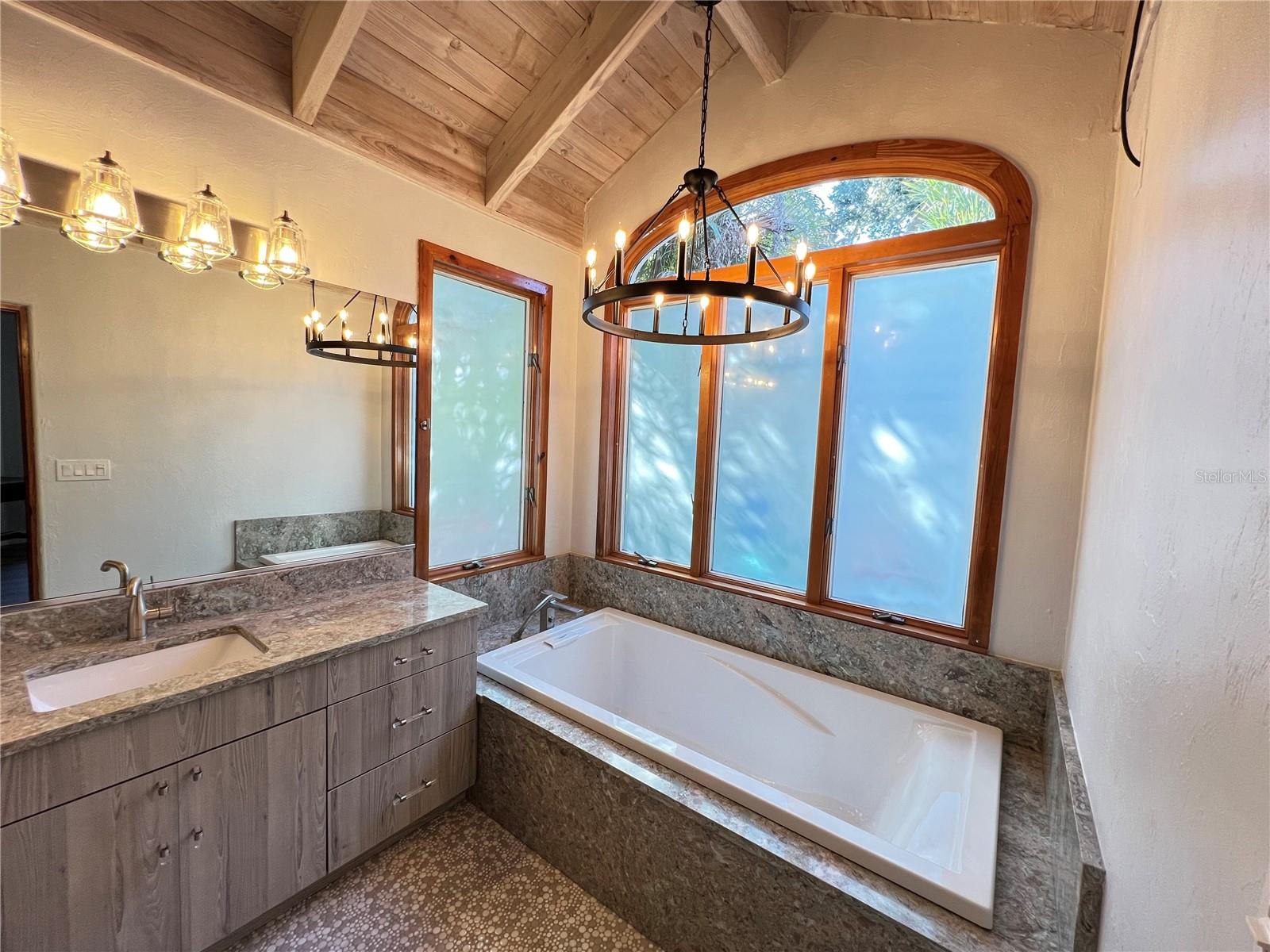 SAPPHIRE SHORES - Residential