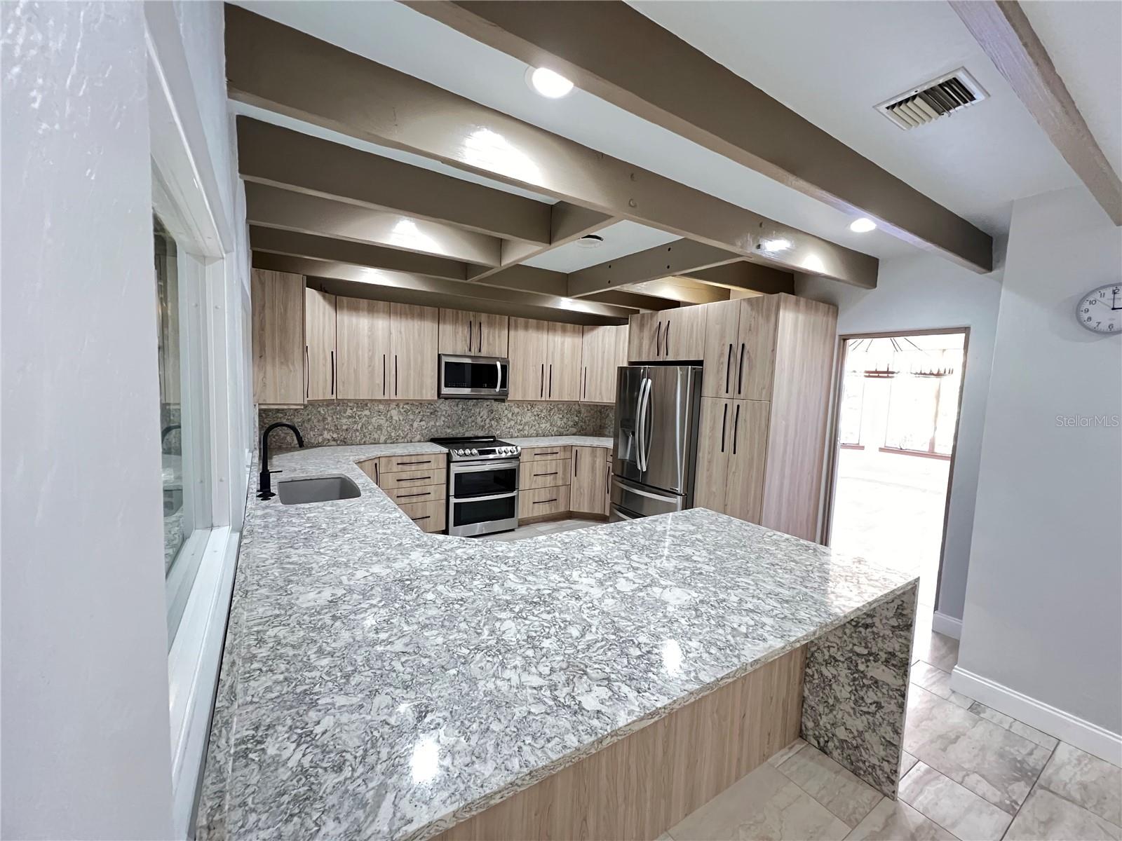 SAPPHIRE SHORES - Residential