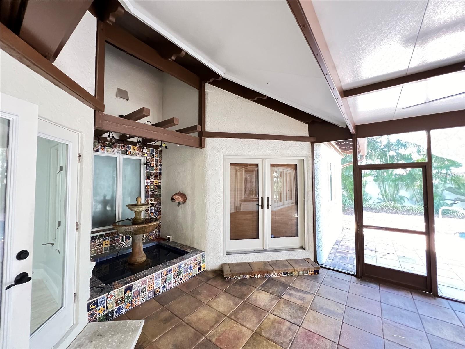 SAPPHIRE SHORES - Residential