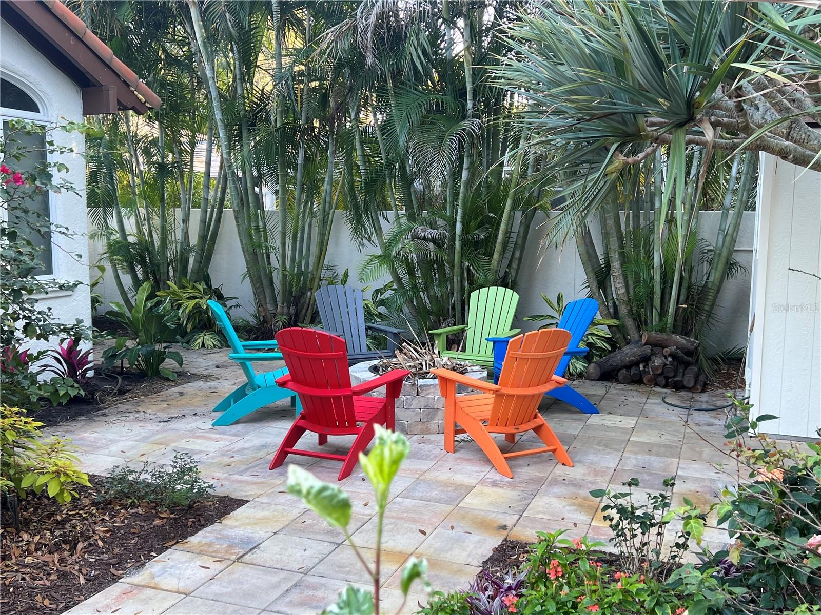 SAPPHIRE SHORES - Residential