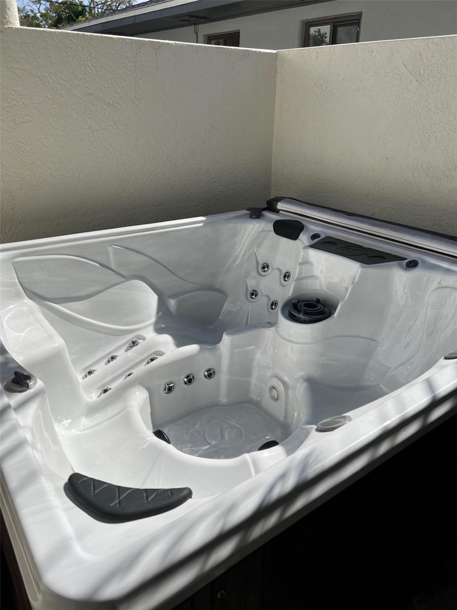 SAPPHIRE SHORES - Residential