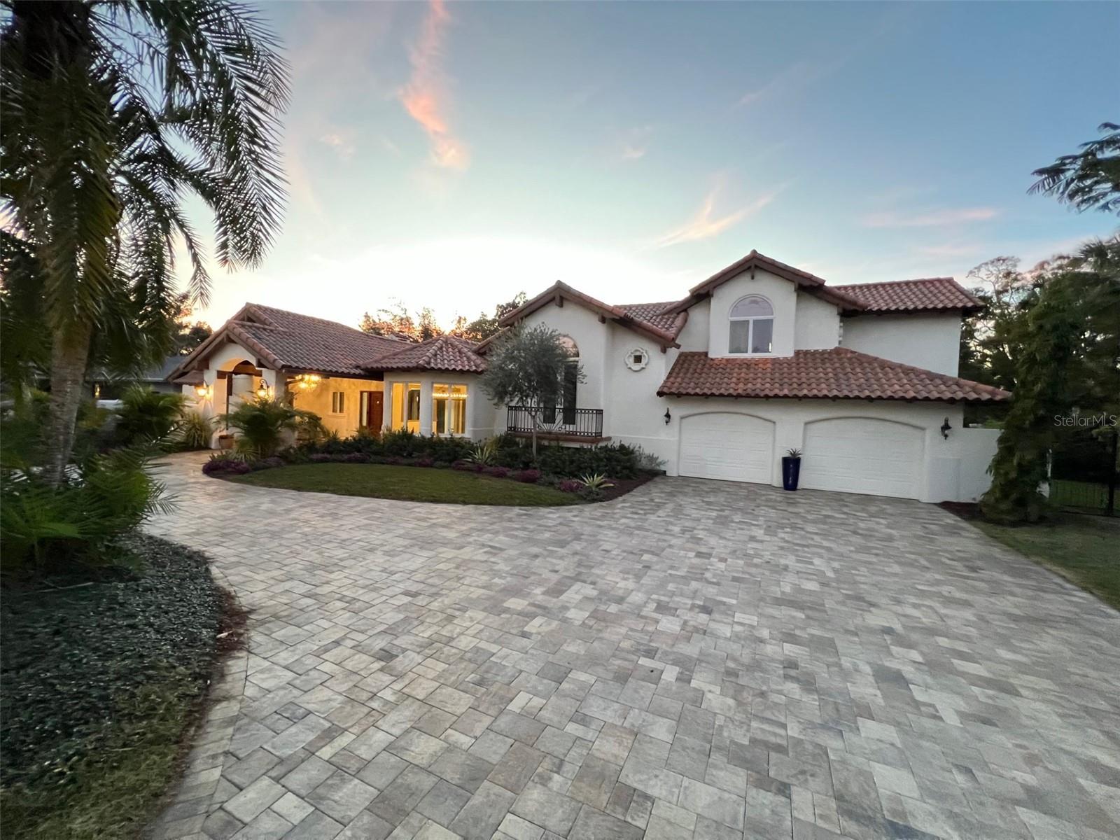 SAPPHIRE SHORES - Residential