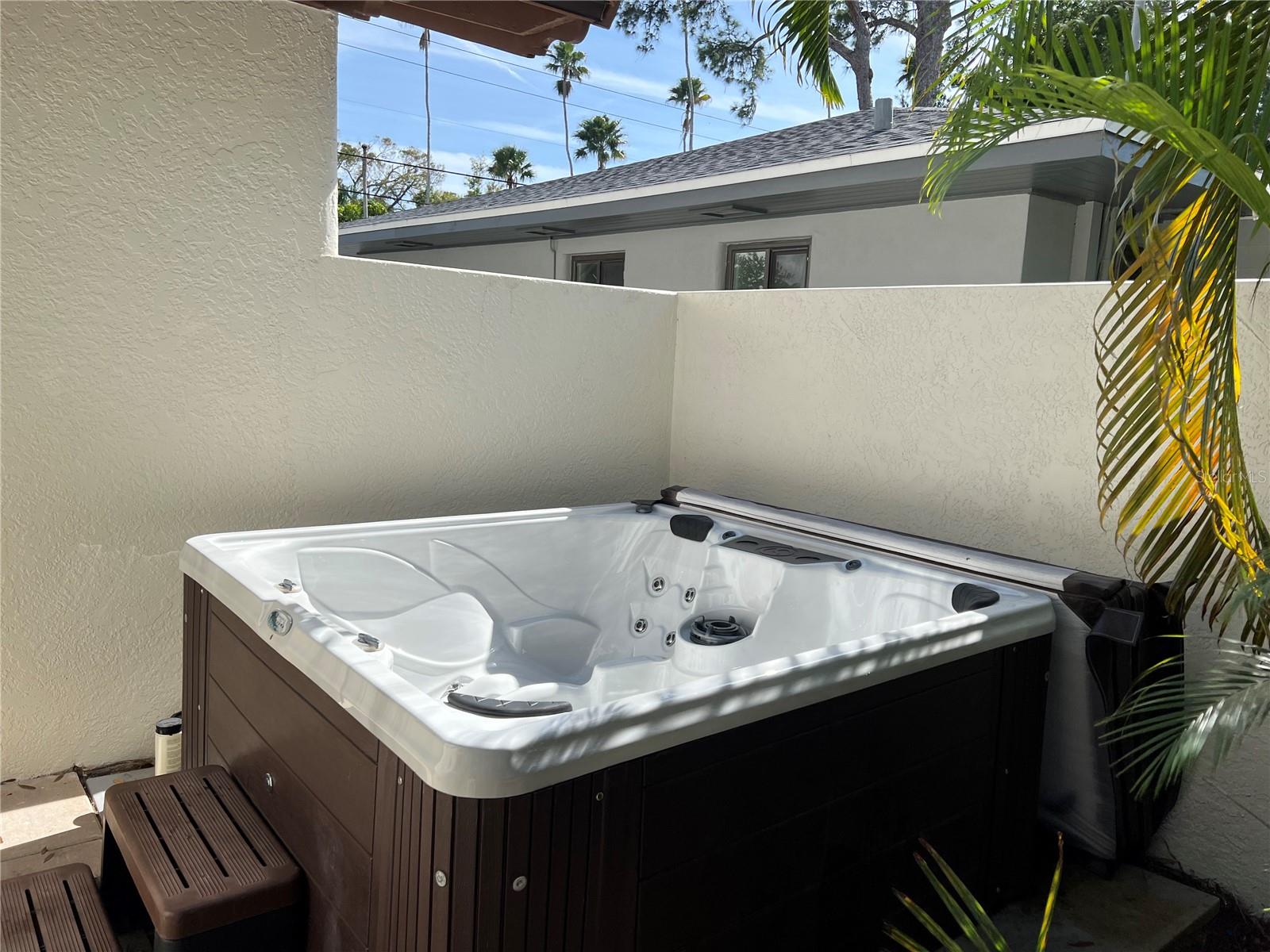 SAPPHIRE SHORES - Residential