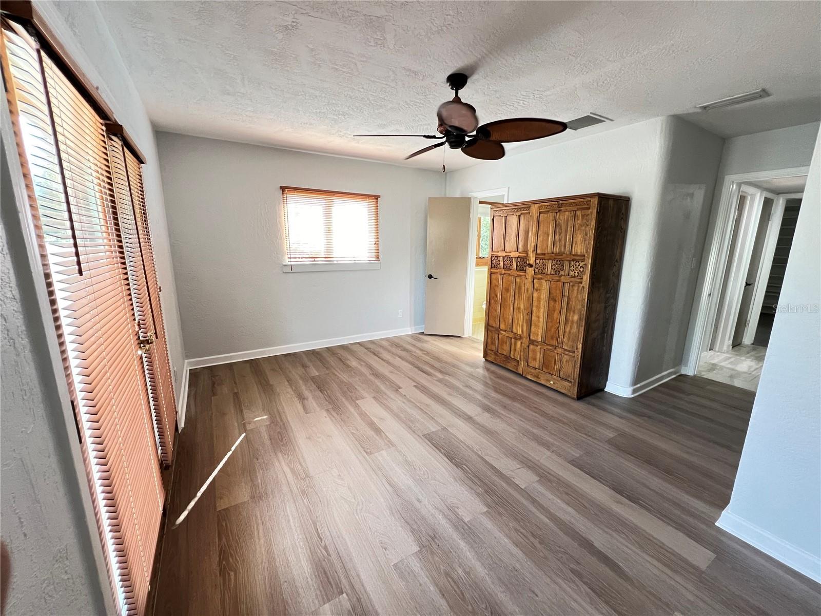 SAPPHIRE SHORES - Residential