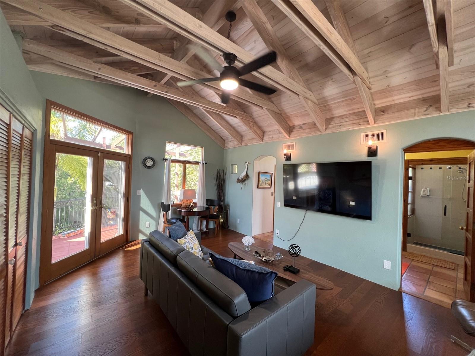 SAPPHIRE SHORES - Residential