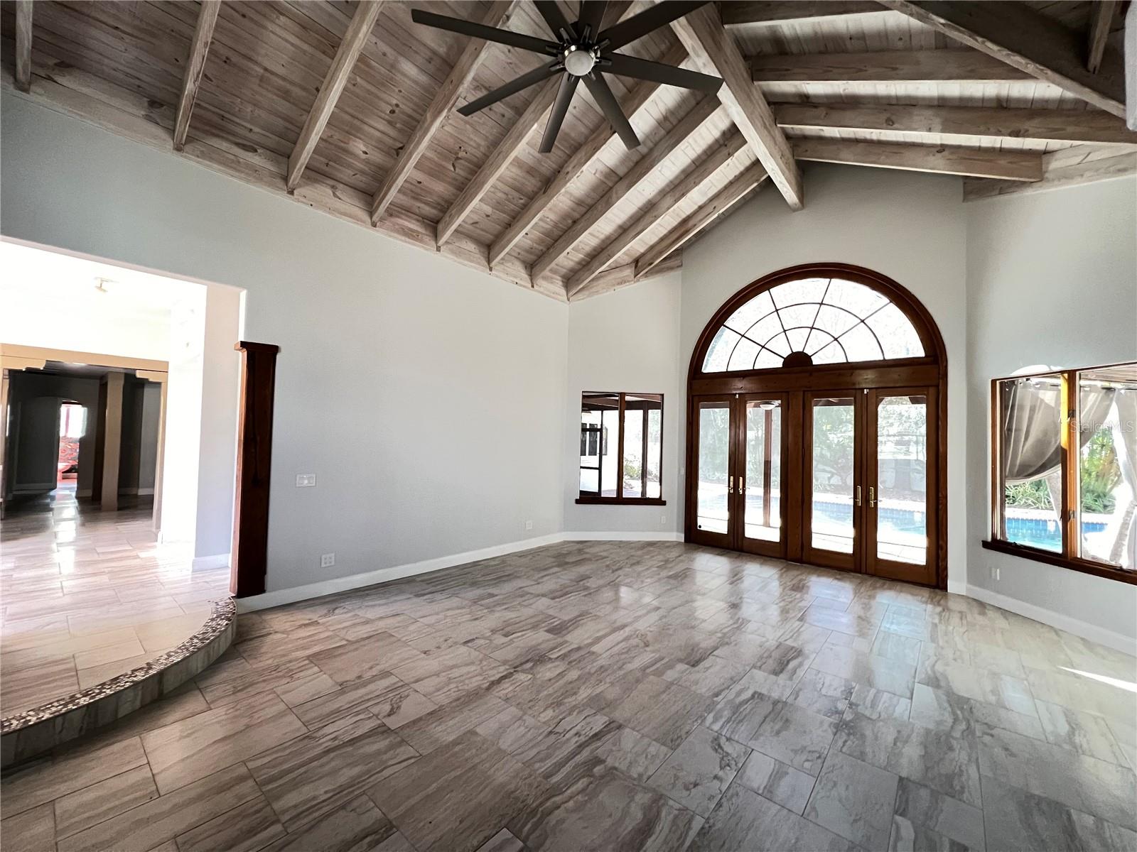 SAPPHIRE SHORES - Residential