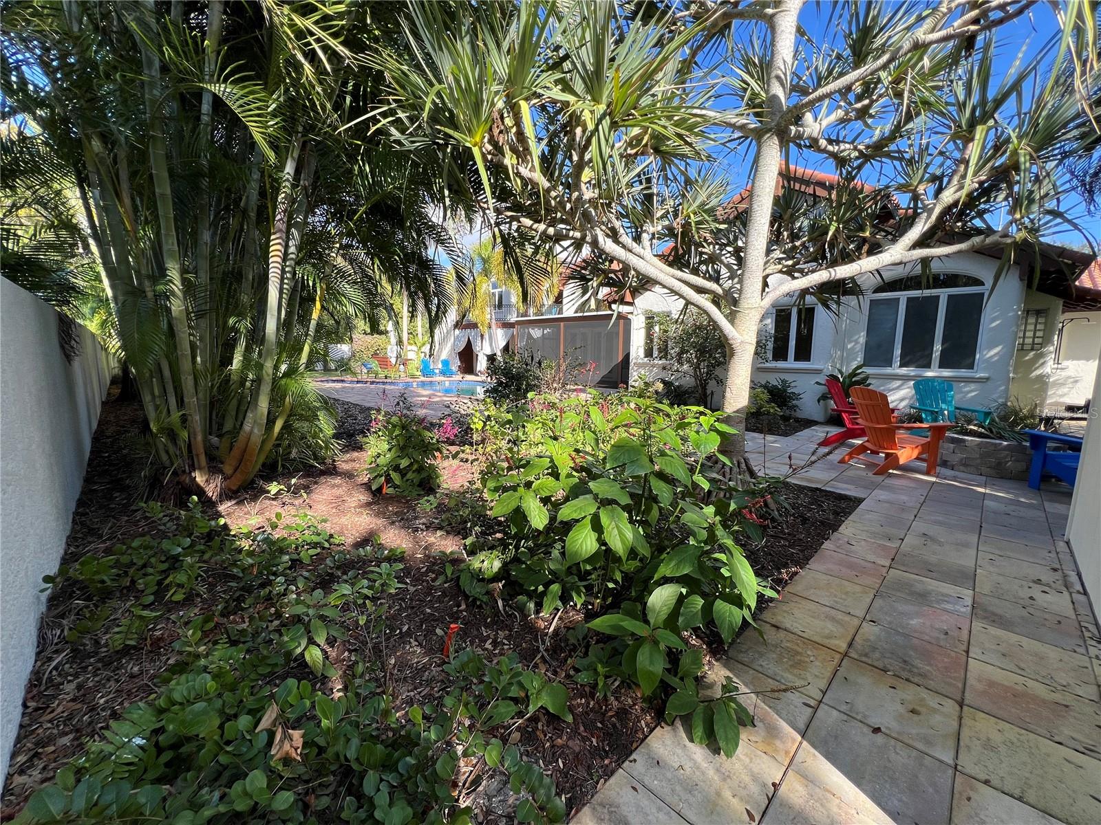 SAPPHIRE SHORES - Residential