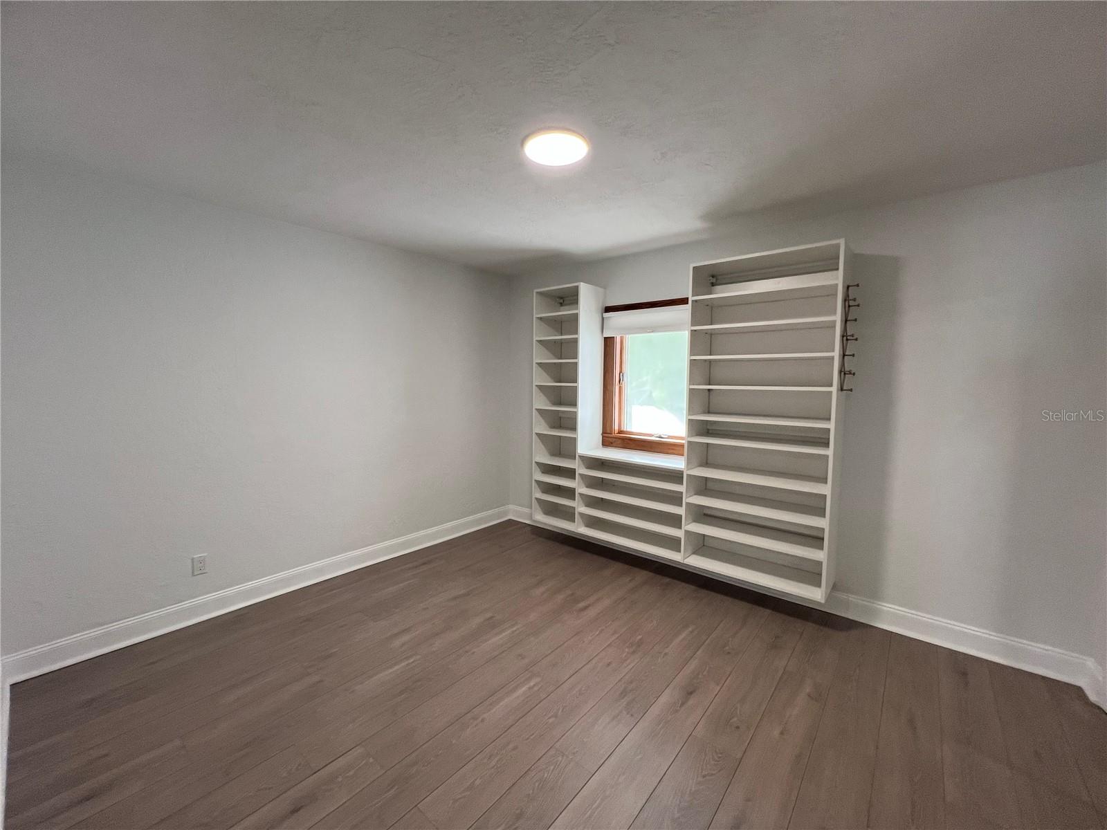 SAPPHIRE SHORES - Residential