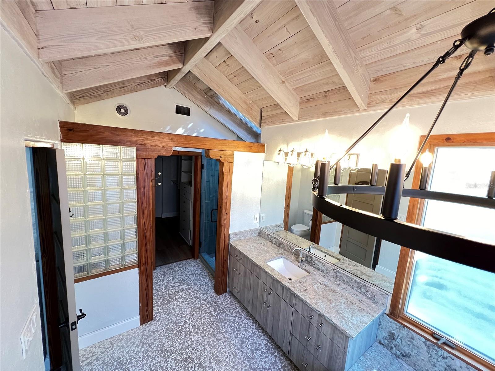 SAPPHIRE SHORES - Residential