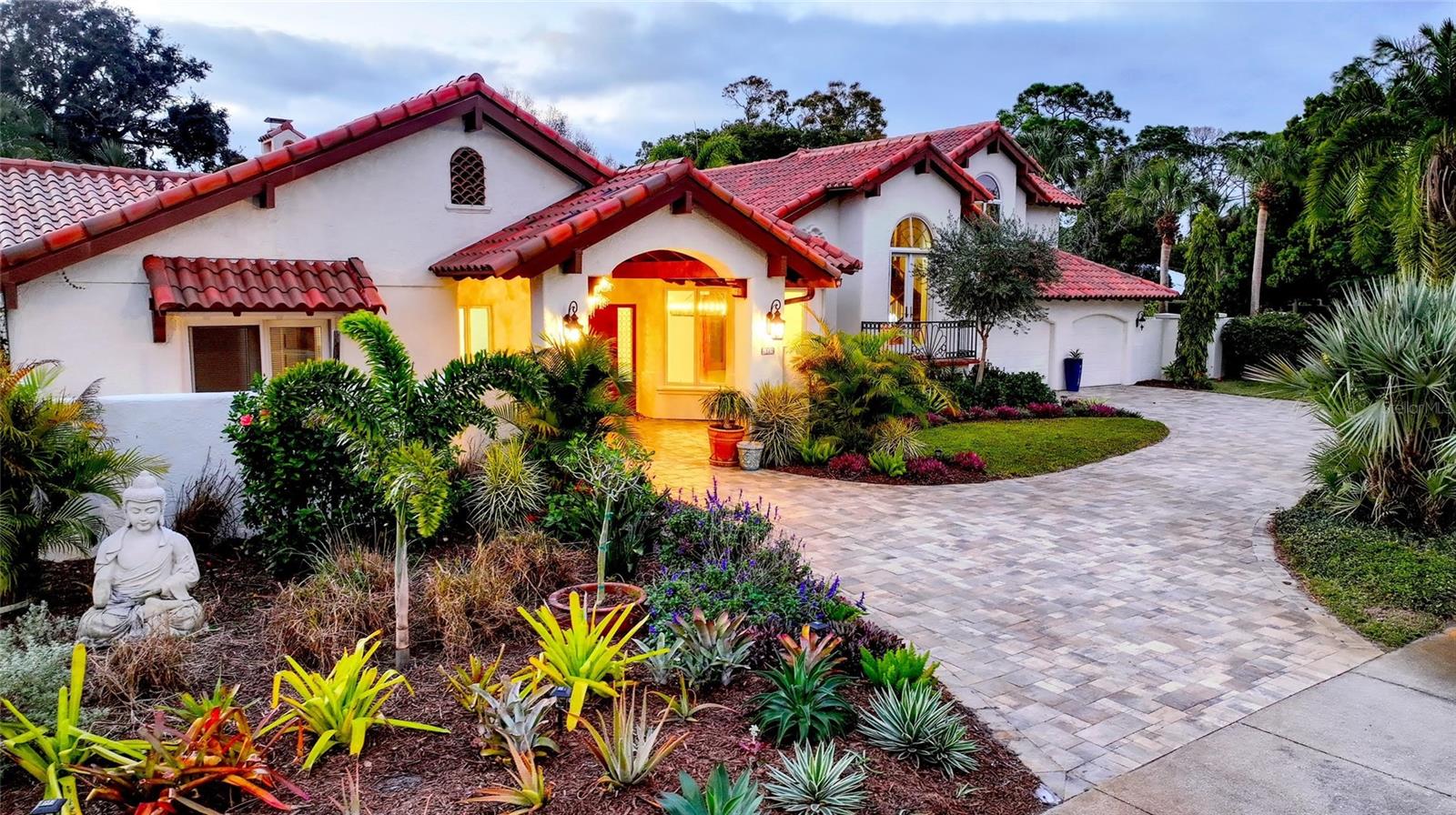 SAPPHIRE SHORES - Residential