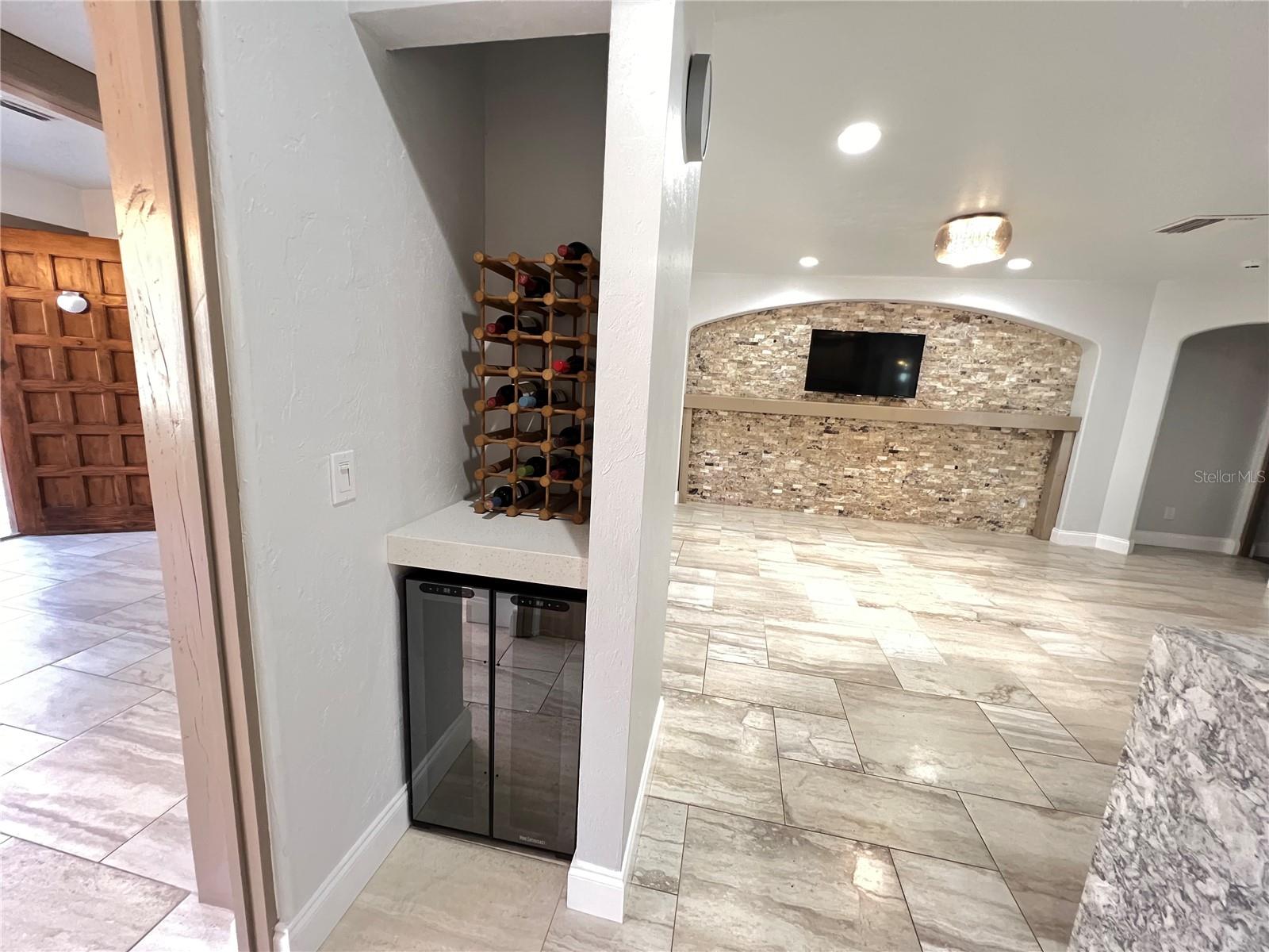 SAPPHIRE SHORES - Residential