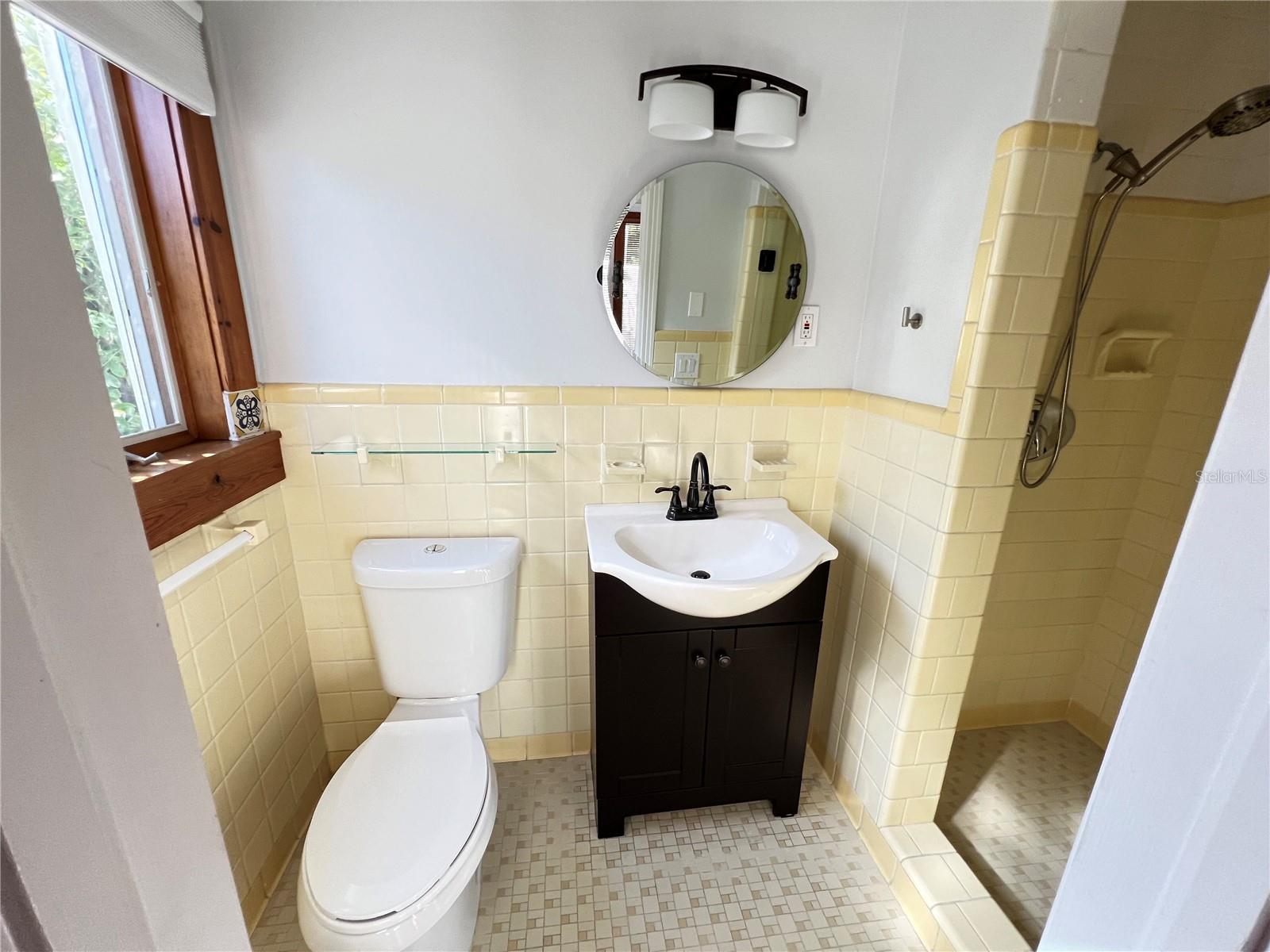 SAPPHIRE SHORES - Residential