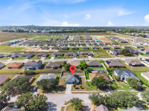 A home in LAKE WALES