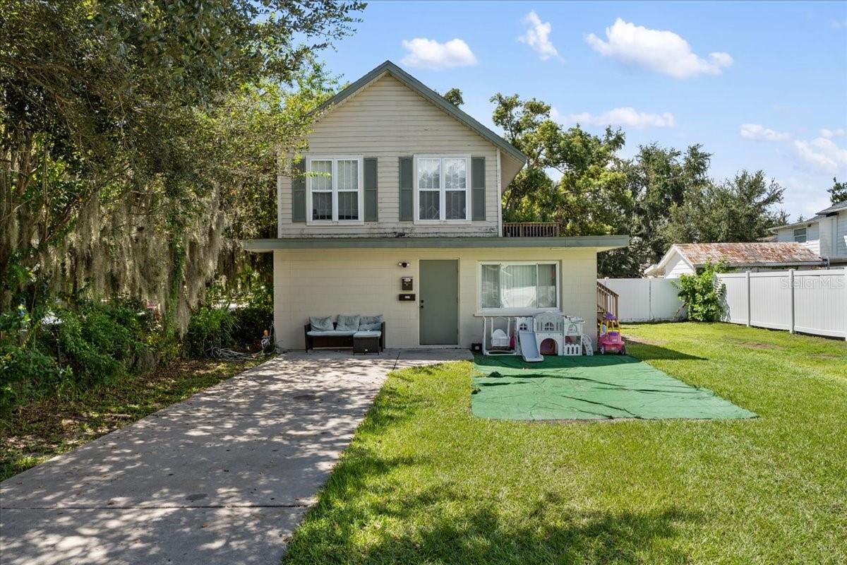 Investor opportunity in the Historic District of Downtown Kissimmee! This duplex features two 1 bed/1 bath units generating $2,000 gross monthly income. Interiors are in good condition, exterior needs some TLC. No HOA. Prime location surrounded by restaurants, boutique shops, and Lakefront Park with its waterfront walking paths, marina, and recreation. Just minutes to SunRail, major highways, and a short drive to Disney and Orlando attractions. With flexible zoning, this property can continue as income-producing residential or be converted into a commercial space—perfect for office, retail, or mixed-use. Tremendous potential in one of Kissimmee’s fastest-growing districts!
