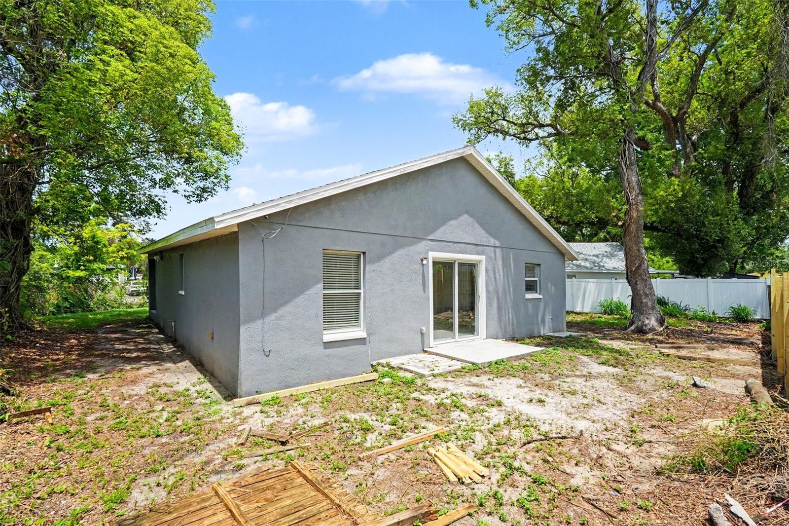 TAMPA GARDENS - Residential