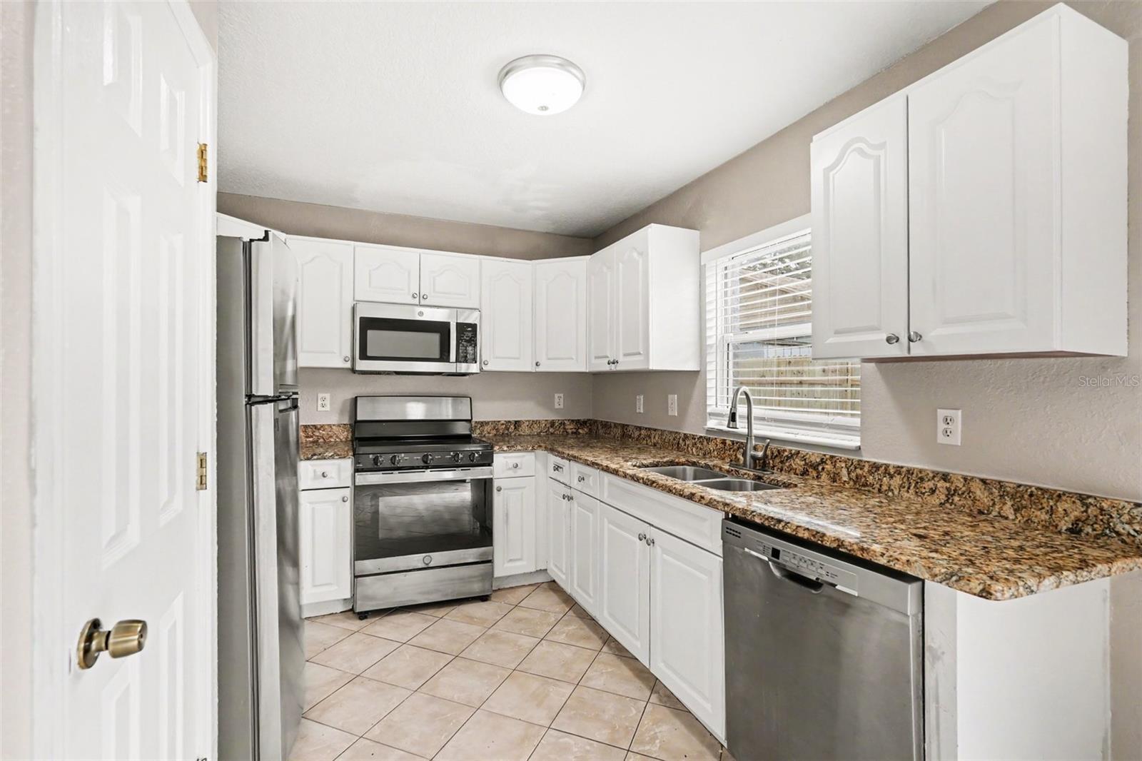TAMPA GARDENS - Residential