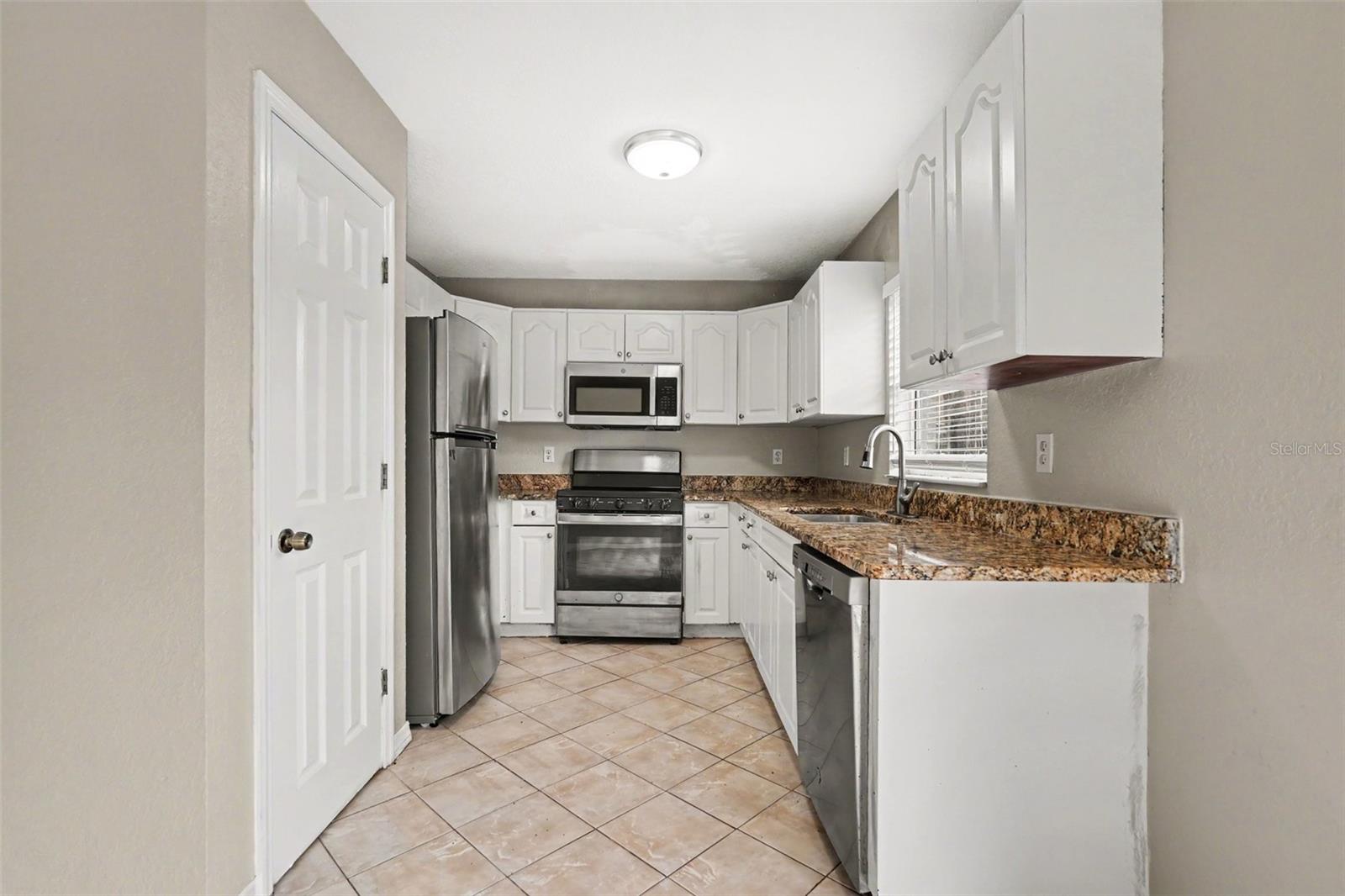 TAMPA GARDENS - Residential