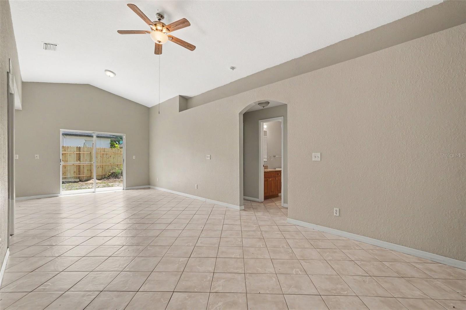 TAMPA GARDENS - Residential