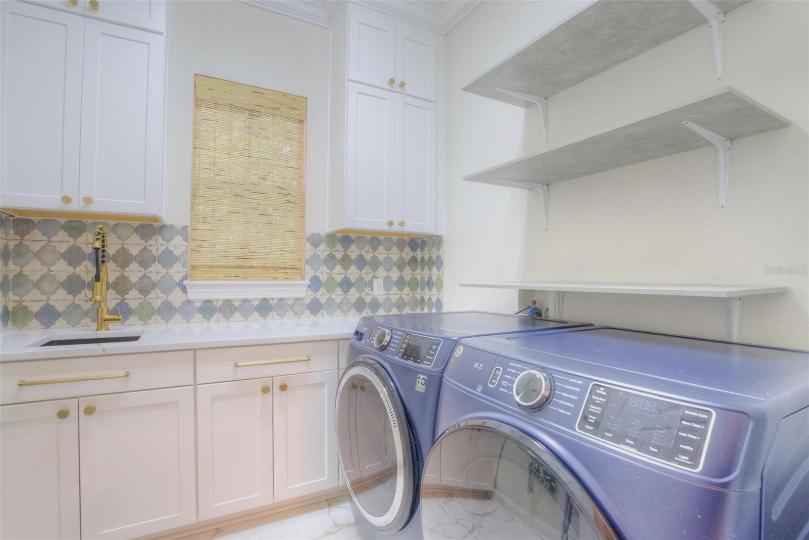 KEENES POINTE - Residential