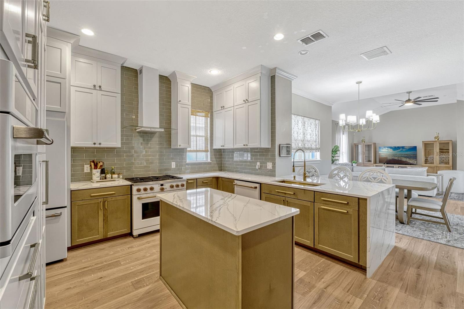 KEENES POINTE - Residential