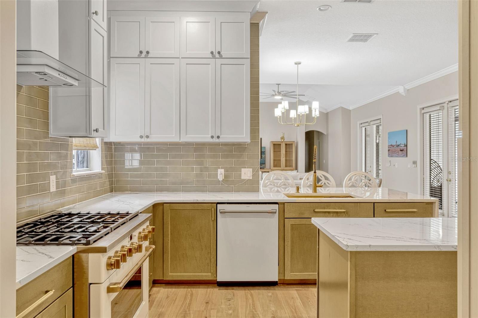 KEENES POINTE - Residential