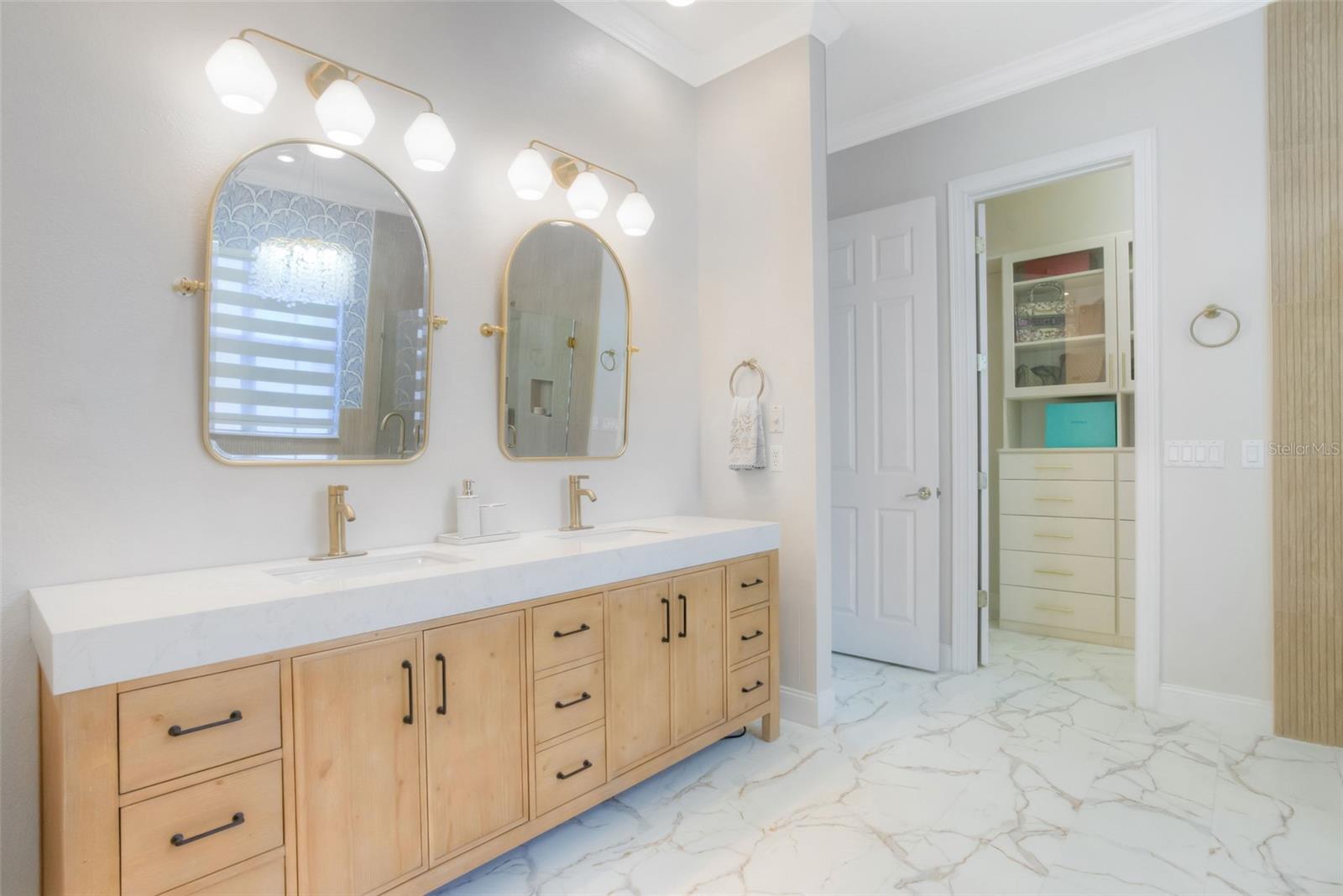 KEENES POINTE - Residential