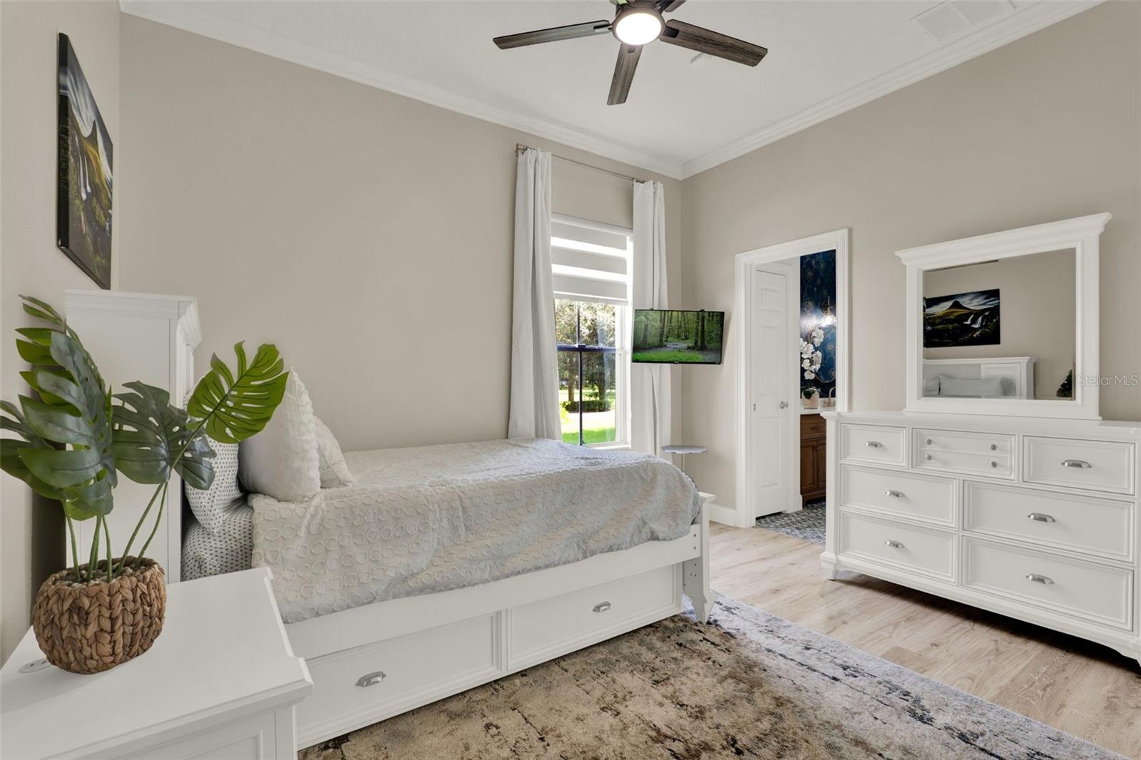 KEENES POINTE - Residential