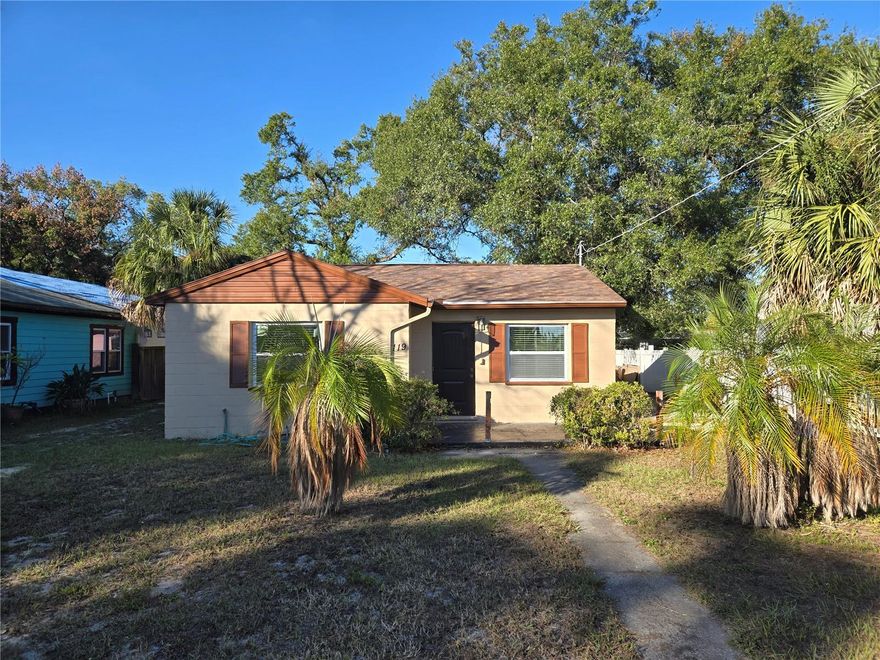 *((PRIME LOCATION IN SEMINOLE HIGHTS))*  COMPLETELY UPGRADED 4 BEDROON, 2 BATH AND TOTALLY REMODELEDED, NEW ROOF, NEW KITCHEN, NEW BATHROOMS, NEW CABINETS, NEW FLOORS, ETC, ETC, LARGE COVERED PATIO , EXELLENT FOR RELAXINGBIG LOT, THE LOT ACTUALLY FRONTS ON TWO STREETS, WHILE THE PROPERTY FACES .W. THOMAS ST, IT GOES ALL THE WAY THROUGH TO W KNOLLWOOD ST. MORE ROOM TO GROW IF NEED TO OR WANT TO. DONT MISS THIS OPPORTUNITY TO LIVCE IN THIS AREA OF SEMILOLE HIGHTS.