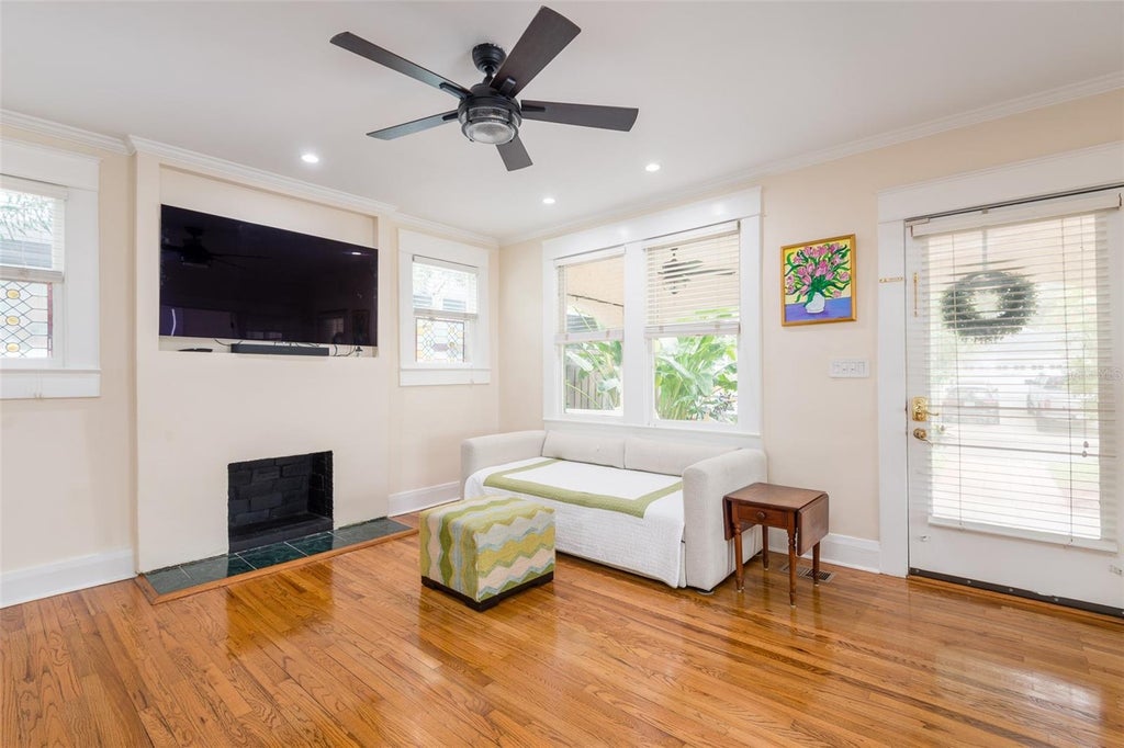 Photo of 2912 W Neptune Street, Tampa, FL 33629 (MLS # TB8556676)