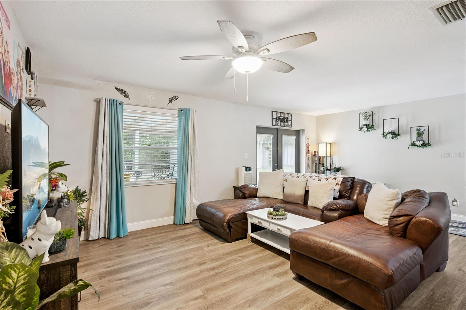 ROLLING OAKS - Residential