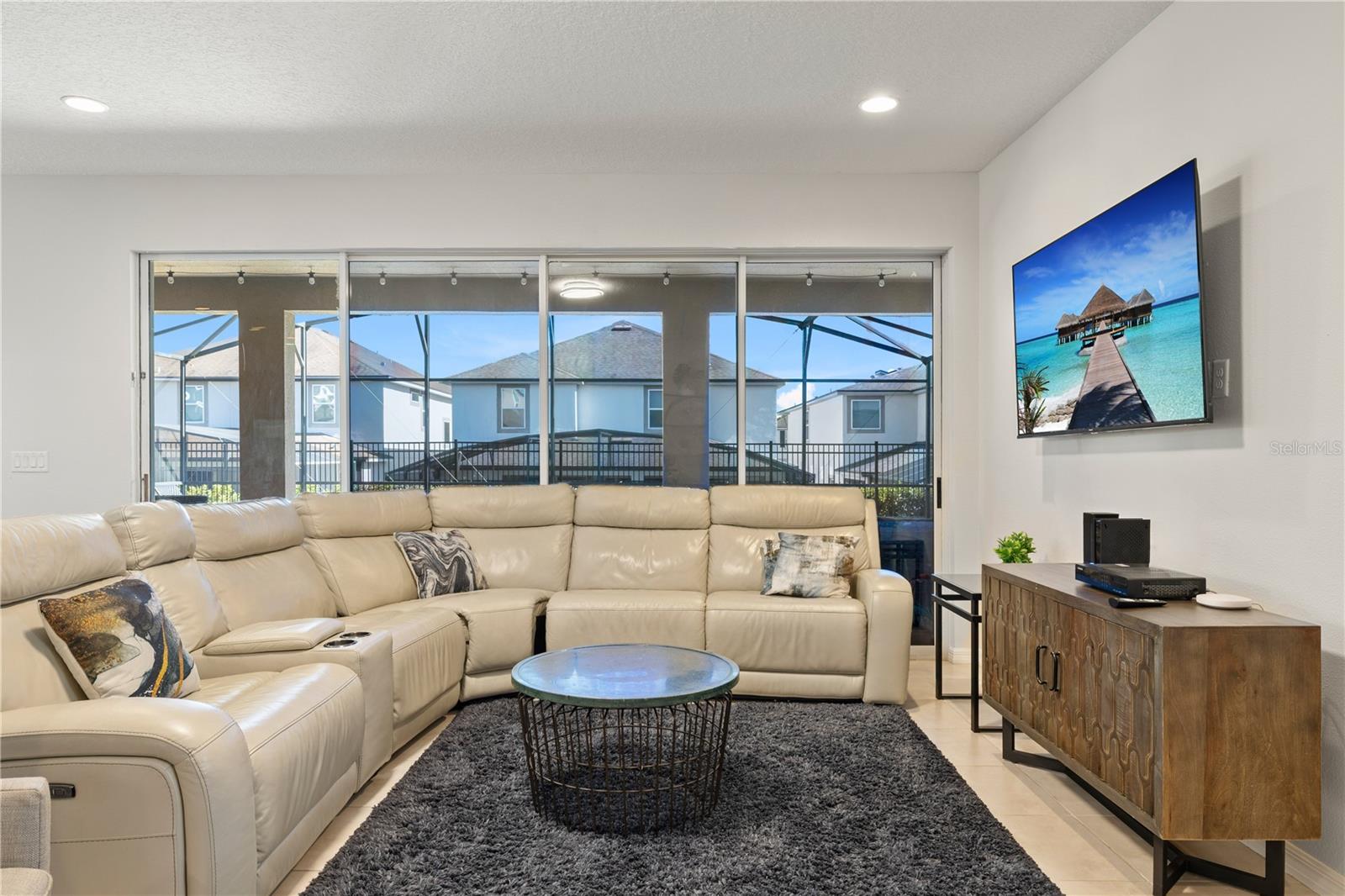 SOLARA RESORT - Residential