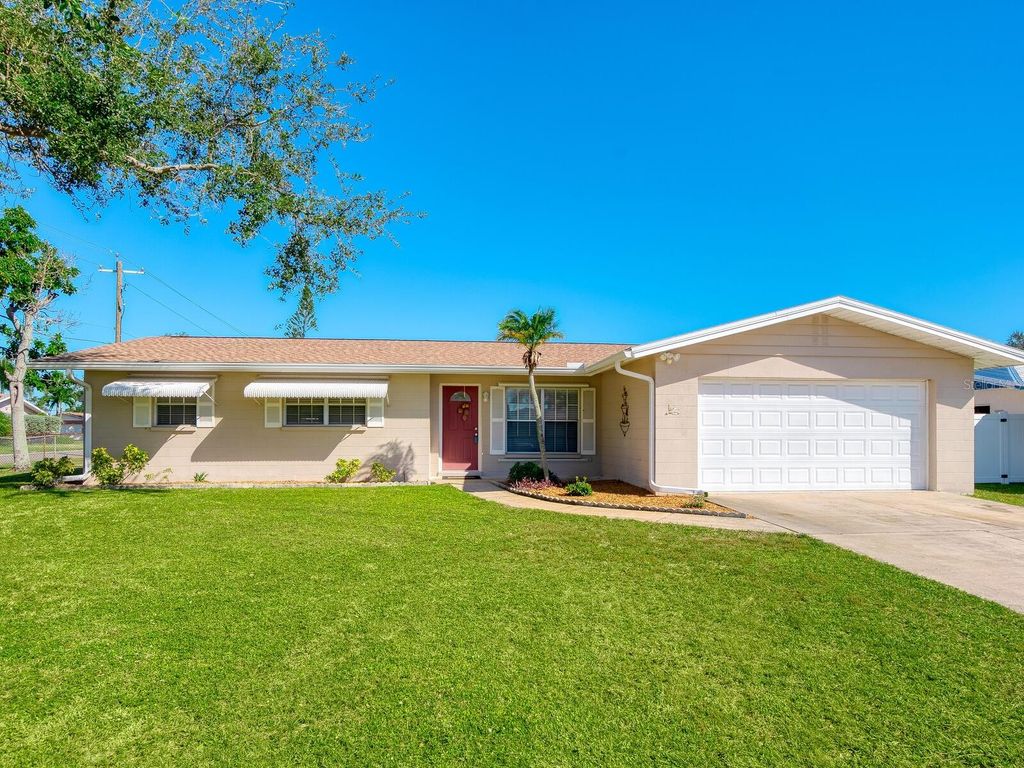 Photo of 2914 22nd Avenue W, Bradenton, FL 34205 (MLS # A4668939)