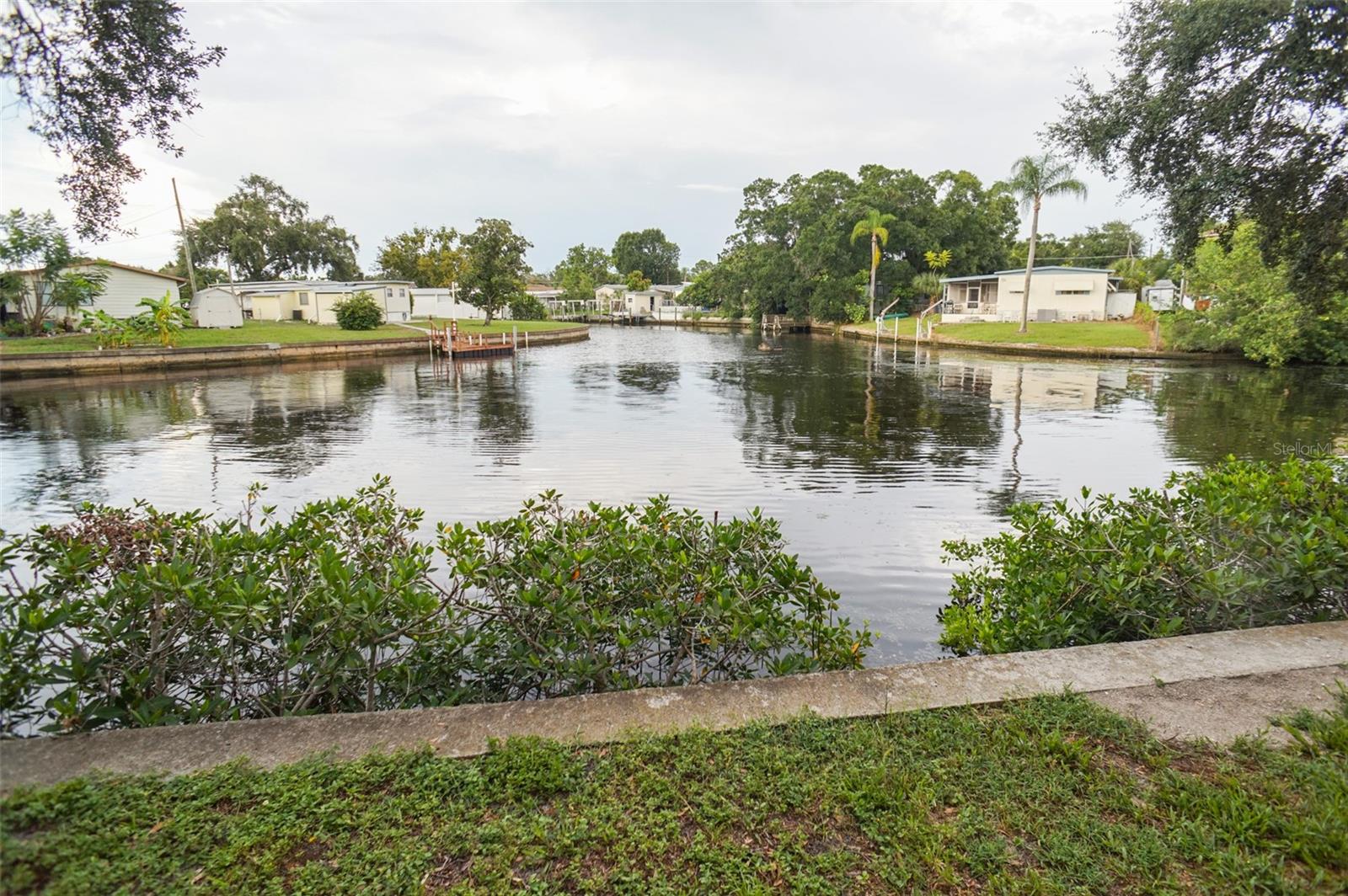 View TAMPA, FL 33615 condo