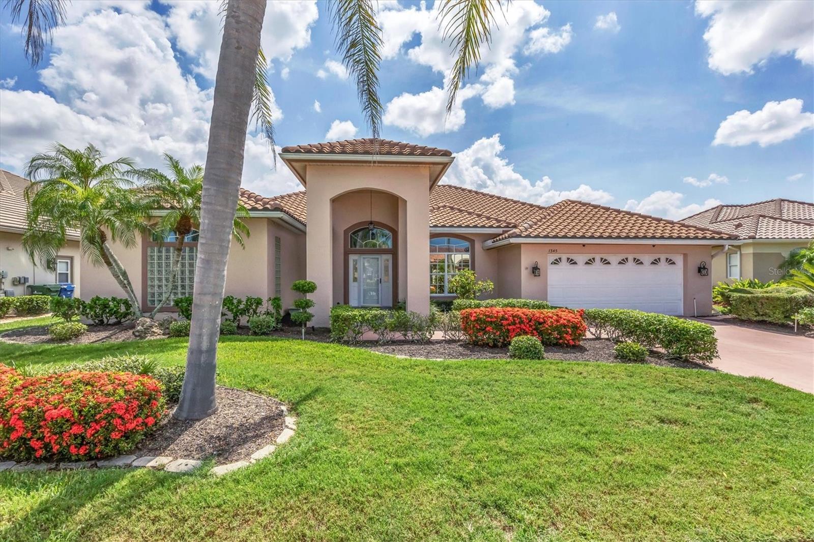 DON'T MISS THIS DEAL TODAY!! Gorgeous views overlooking golf course and lakes of the 9th Fairway. Property is looking for its new home owner!! NEW ROOF! NEW AC! Extremely spacious home with an EXTRA LARGE KITCHEN offering plenty of counter space and room for the cook to work. Overlooking the family room and lanai. Split floor plan with Master Bedroom on one side and guests on the other. En suite master offering dual sinks, walk in shower, and garden tub with two walk in closets. Separate dining room and living room , perfect for entertaining. Floor plan modified by original owners to offer built in bar area. Spacious lot with plenty of room for a pool. Wanting to live in Pelican Pointe and thought you would never have the chance? NOW is the time. This home has been lovingly taken care of by original owners but the time for new owners has come and this is a GREAT OPPORTUNITY for someone to buy in and make this property their own. Inside cosmetics are all original. BRING YOUR FRESH IDEAS AND TURN THIS INTO YOUR OWN PERSONAL OASIS.
Pelican Pointe is Venice's Premier community offering resort style amenities including Clubhouse with bar/grill, card room/library, and banquet facilities. Heated pool with lap lanes for swimming, fitness center, tennis courts and pickle ball, tons of sidewalks for enjoying the weather throughout the community, and 27 holes of golf with Pro Shop. Tons of social opportunities for non golfers, including trivia night, special occasion activities, and huge Women's association. Golf is NOT mandatory. All of this Centrally located minutes to Venice Beach, Venice Downtown, shopping, theatres, restaurants, highways, airports, and so much more. Venice is the quaint gem you have been looking for on the West Coast.