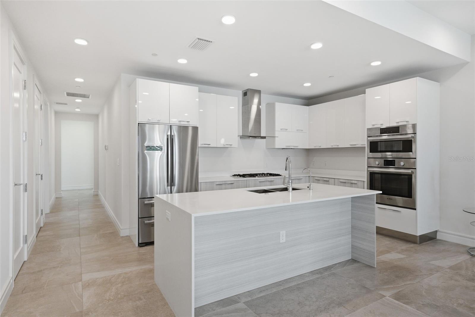 7 ONE ONE PALM - Residential