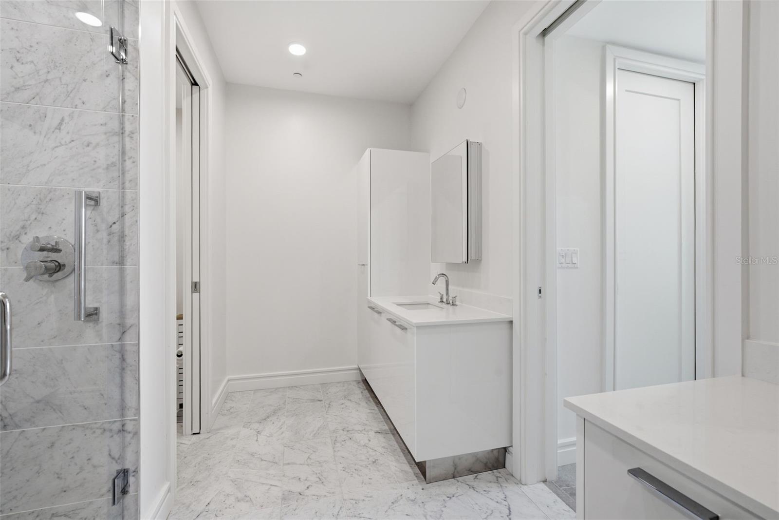 7 ONE ONE PALM - Residential