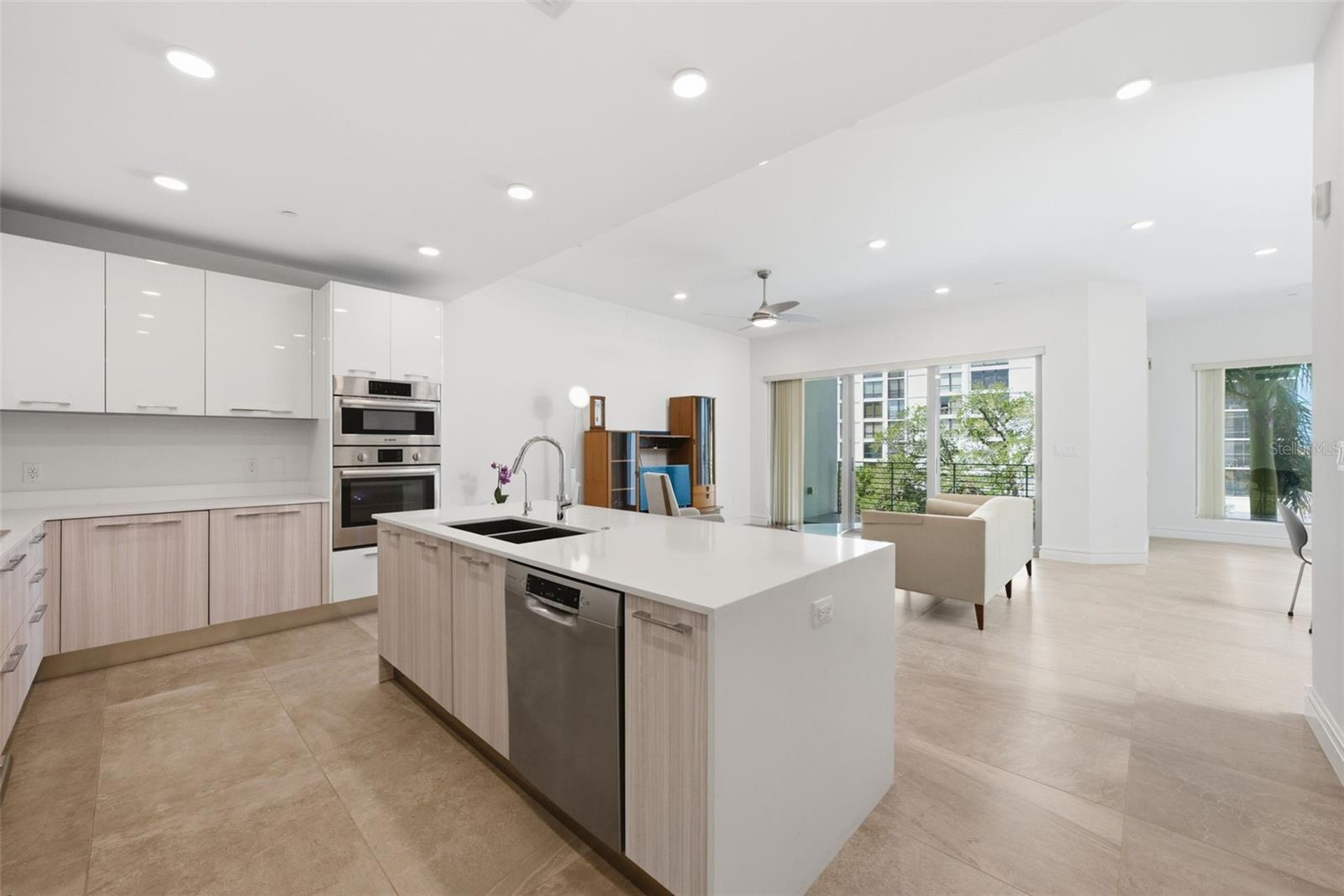 7 ONE ONE PALM - Residential